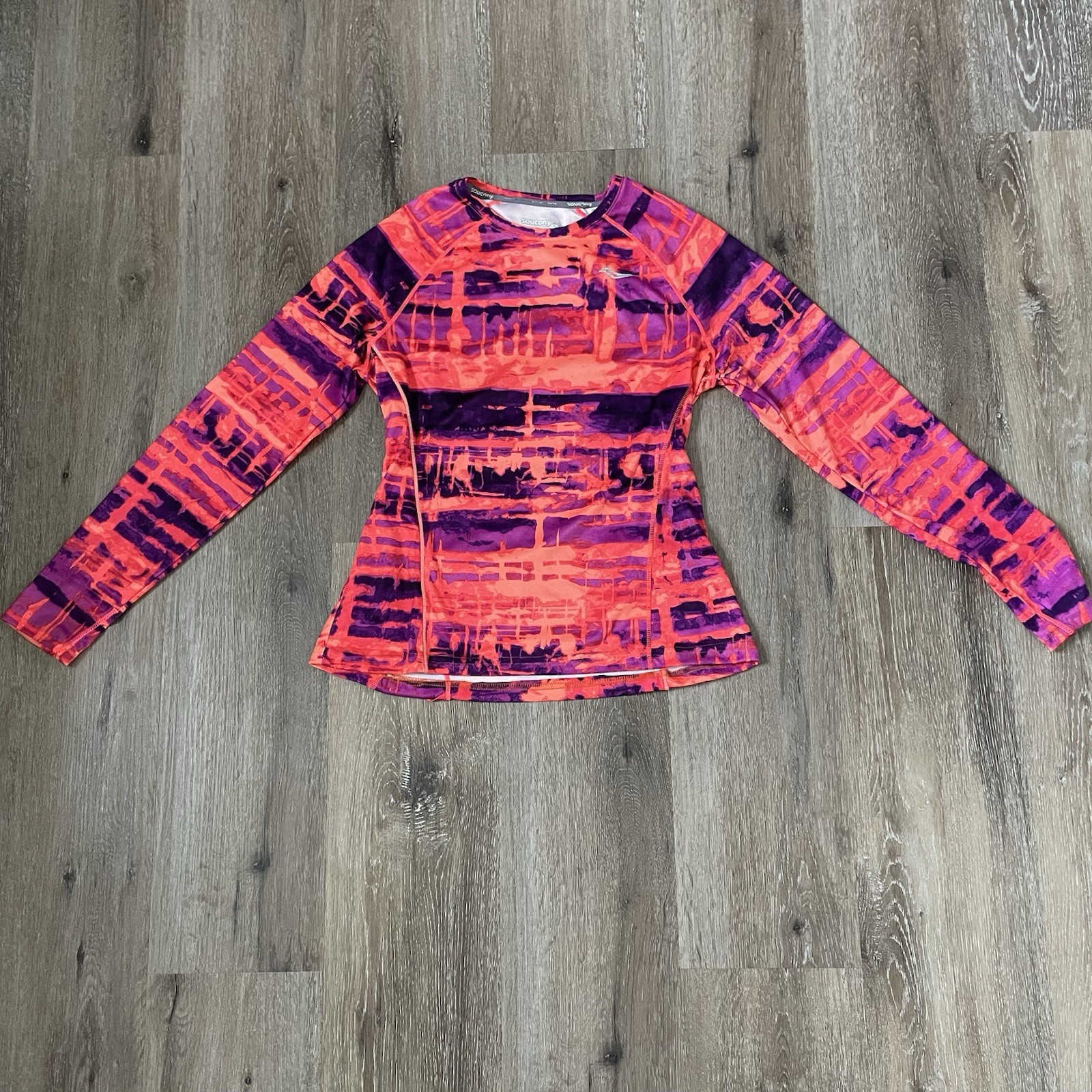 Saucony Women’s Athletic Long Sleeve Crew Neck Stretch Abstract Orange/Purple M