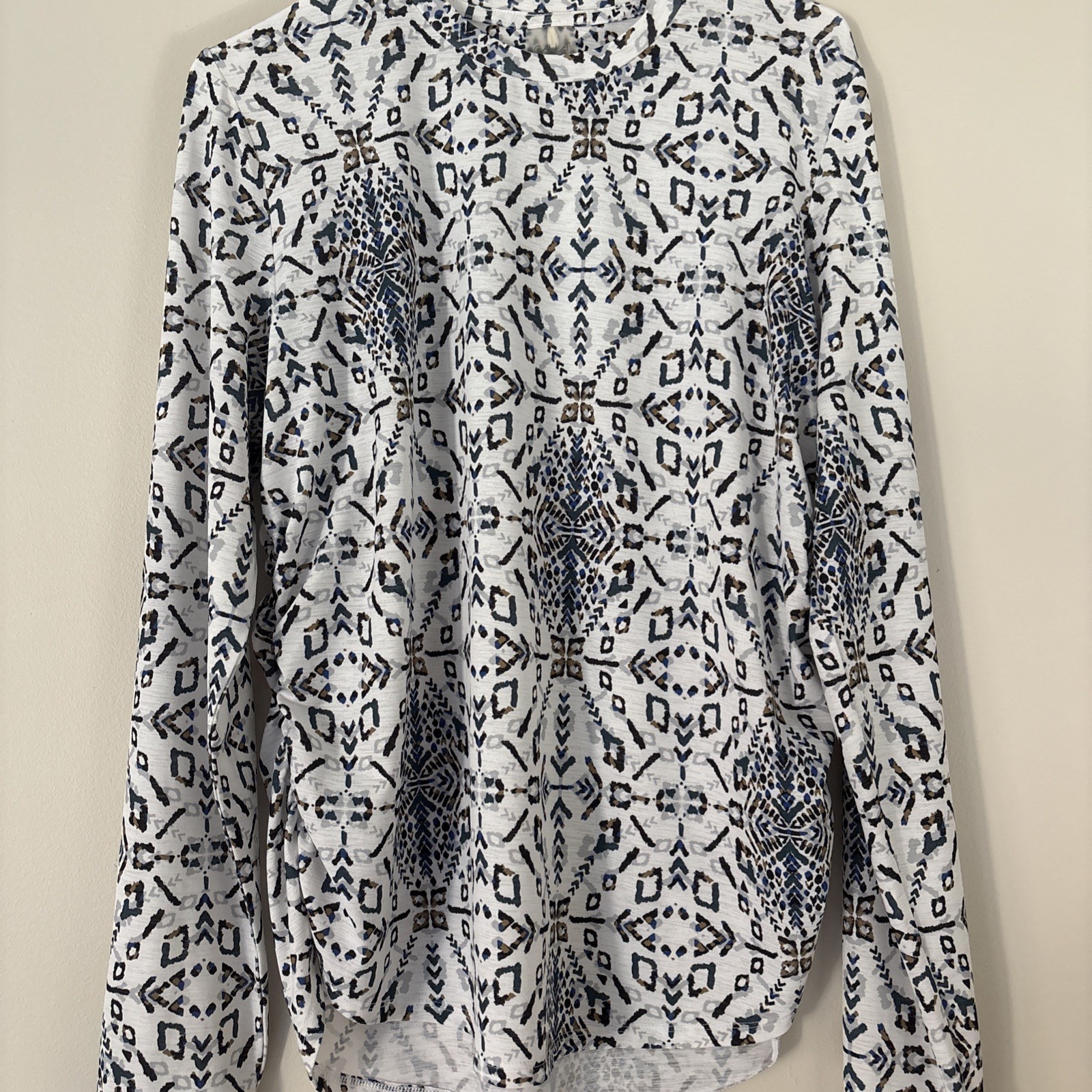 Calia XL Activewear Shirt Ruched Long Sleeve White geometric print