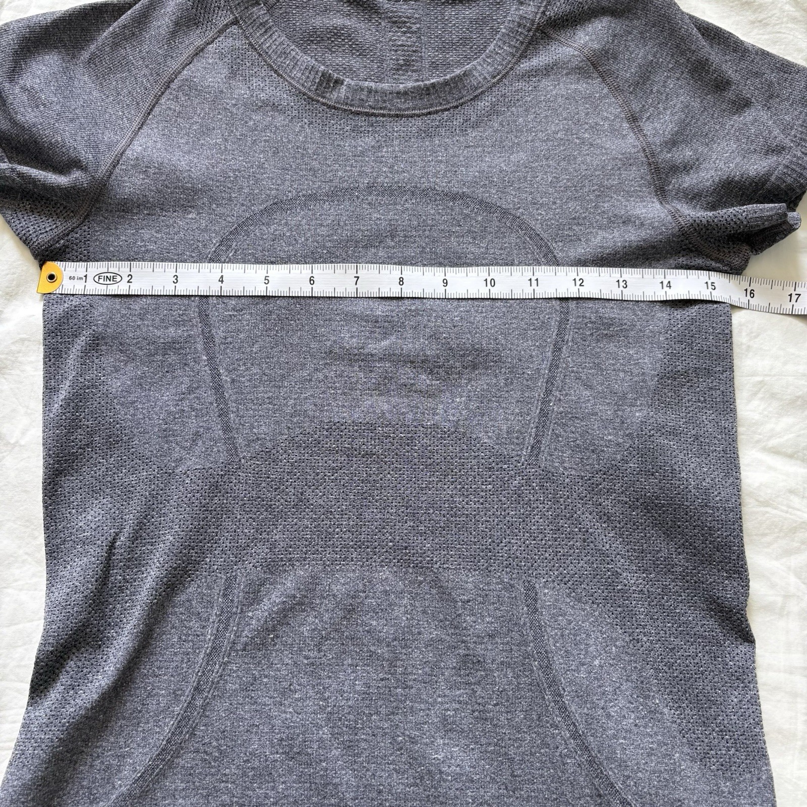 Lululemon Women’s Size 6 Swiftly Tech Short Sleeve Top Black Gray Stretch EUC