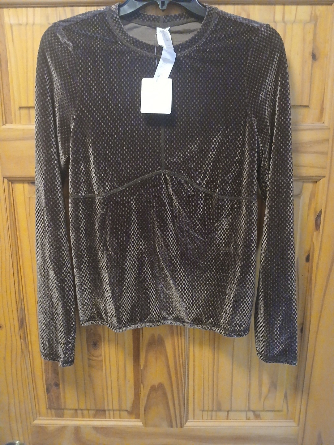 NWT Fabletics Athletic Top Womens Medium Cacao Velour Seamed Long Sleeve Brown
