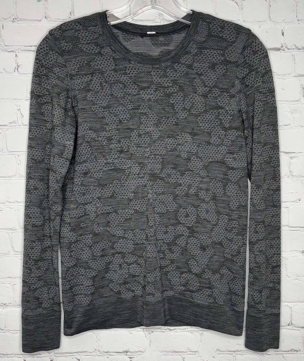 Lululemon Women’s Breeze By Perforated Long Sleeve Vented Shirt Gray Camo