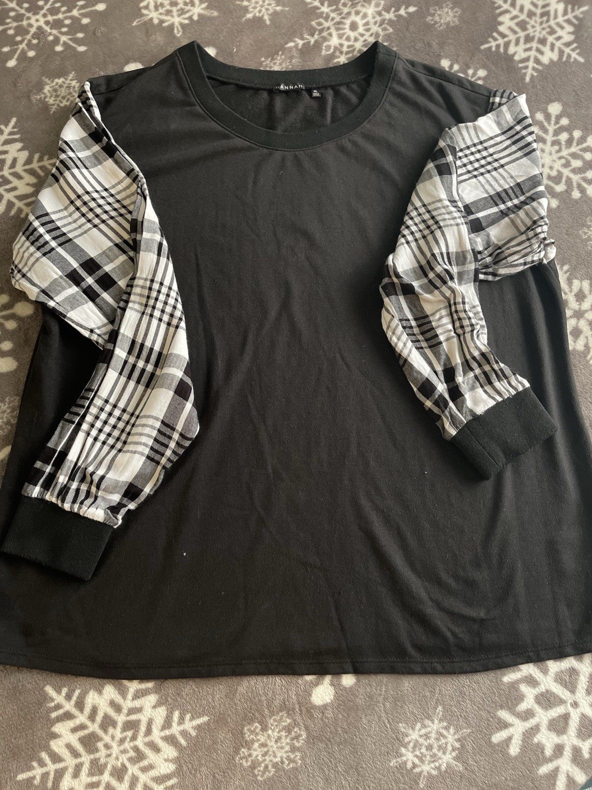 Hannah Women’s XL Black Plaid Puff Sleeve Knit Top Crew Neck Long Sleeve