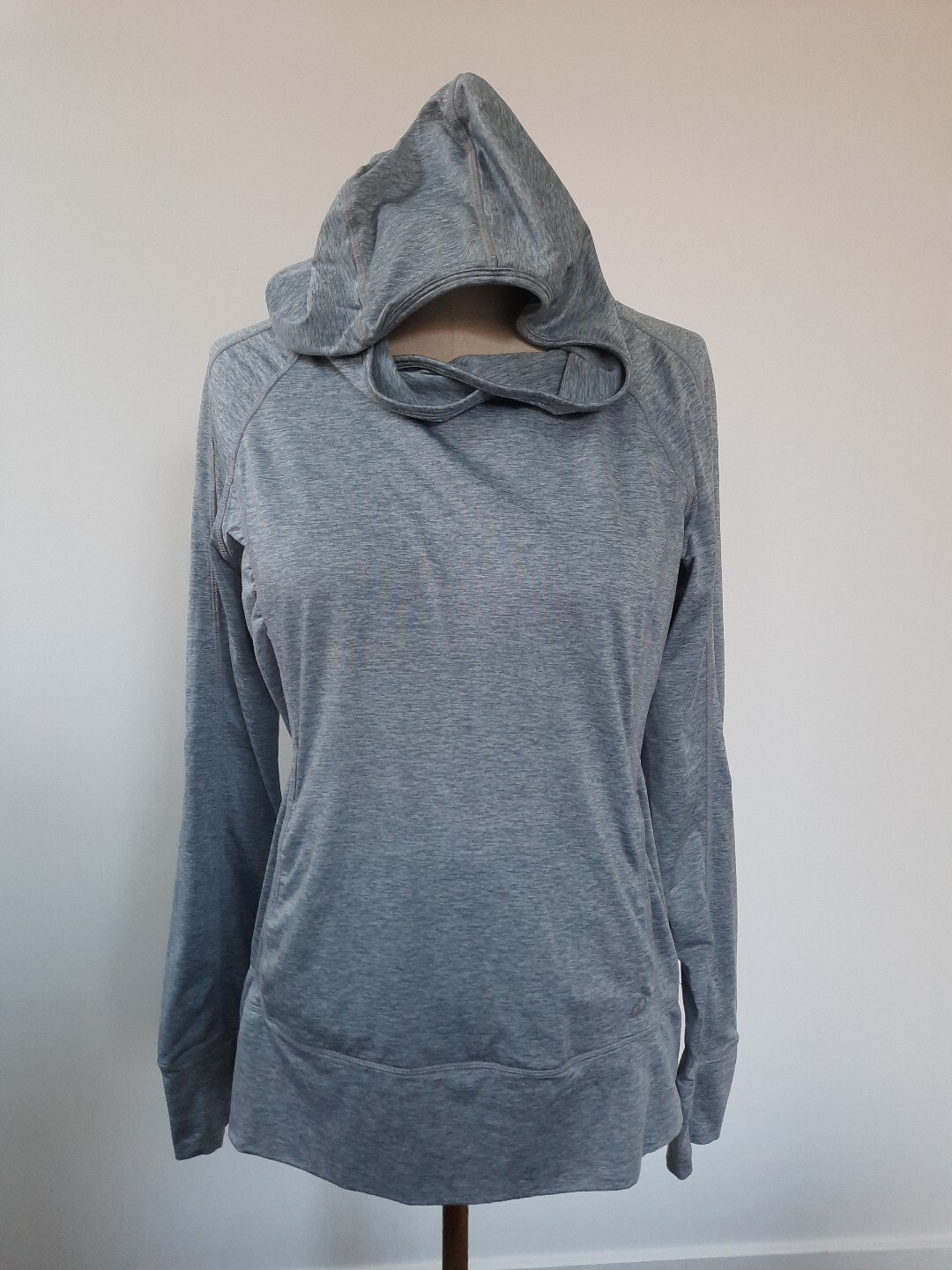 Spalding Size M Active Athletic Top Workout Hoodie Long Sleeves Pocket Gray