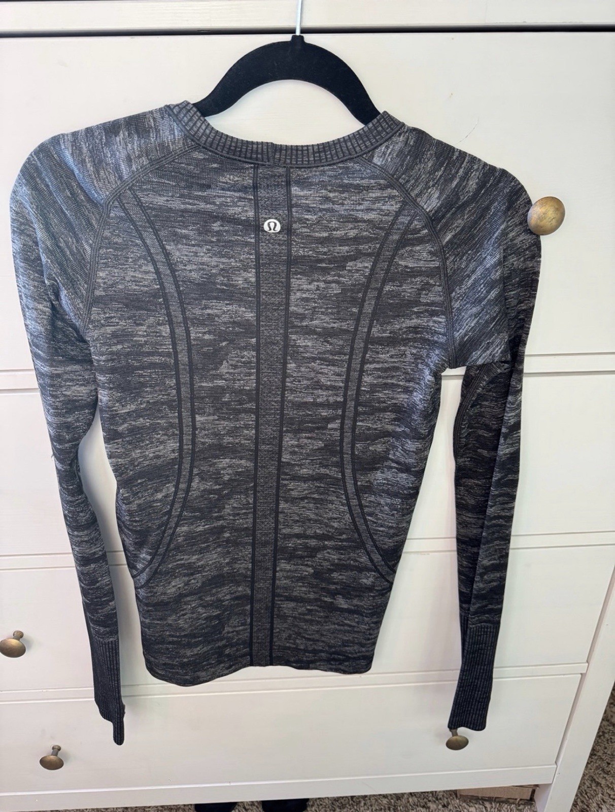 lululemon Swiftly Tech Long Sleeve Crew Neck Heathered Gray Slim Fit 6