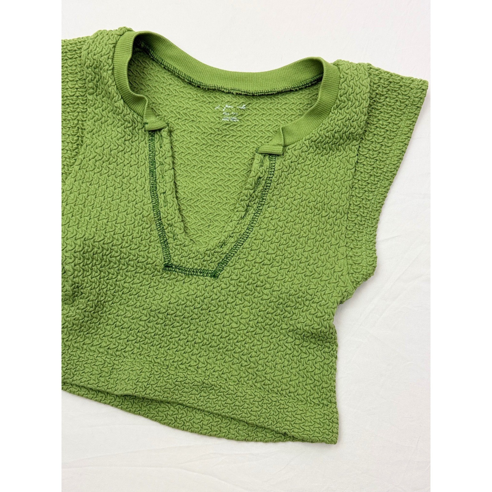 UO Out From Under Textured Stretch Crop Tank Top Green Split V-Neck XS/S