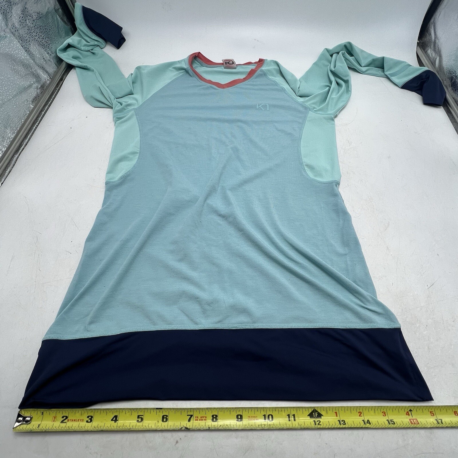 Kari Traa Base Layer Shirt WOMENS MEDIUM Pullover Workout Long Sleeve Blue
