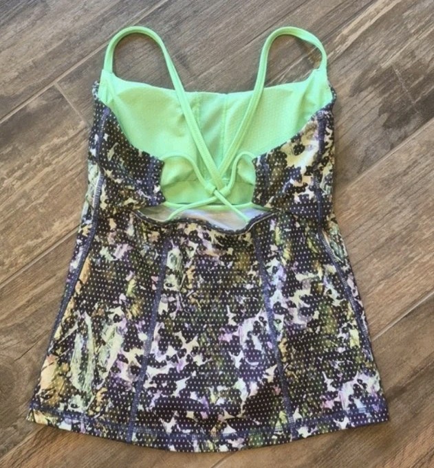 Lululemon Dancing Warrior Floral Multi/Pistachio Strappy Sports Bra Tank, XXS