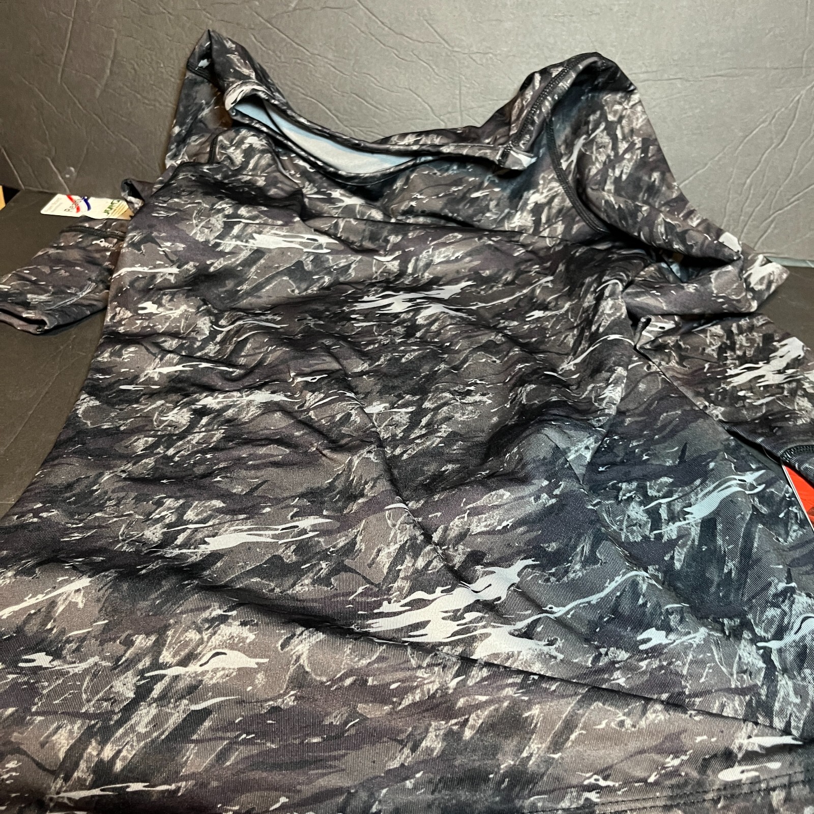 Terramar Below Zero Scoop-Neck Long Sleeve Base Layer Shirt Movement Camo Small