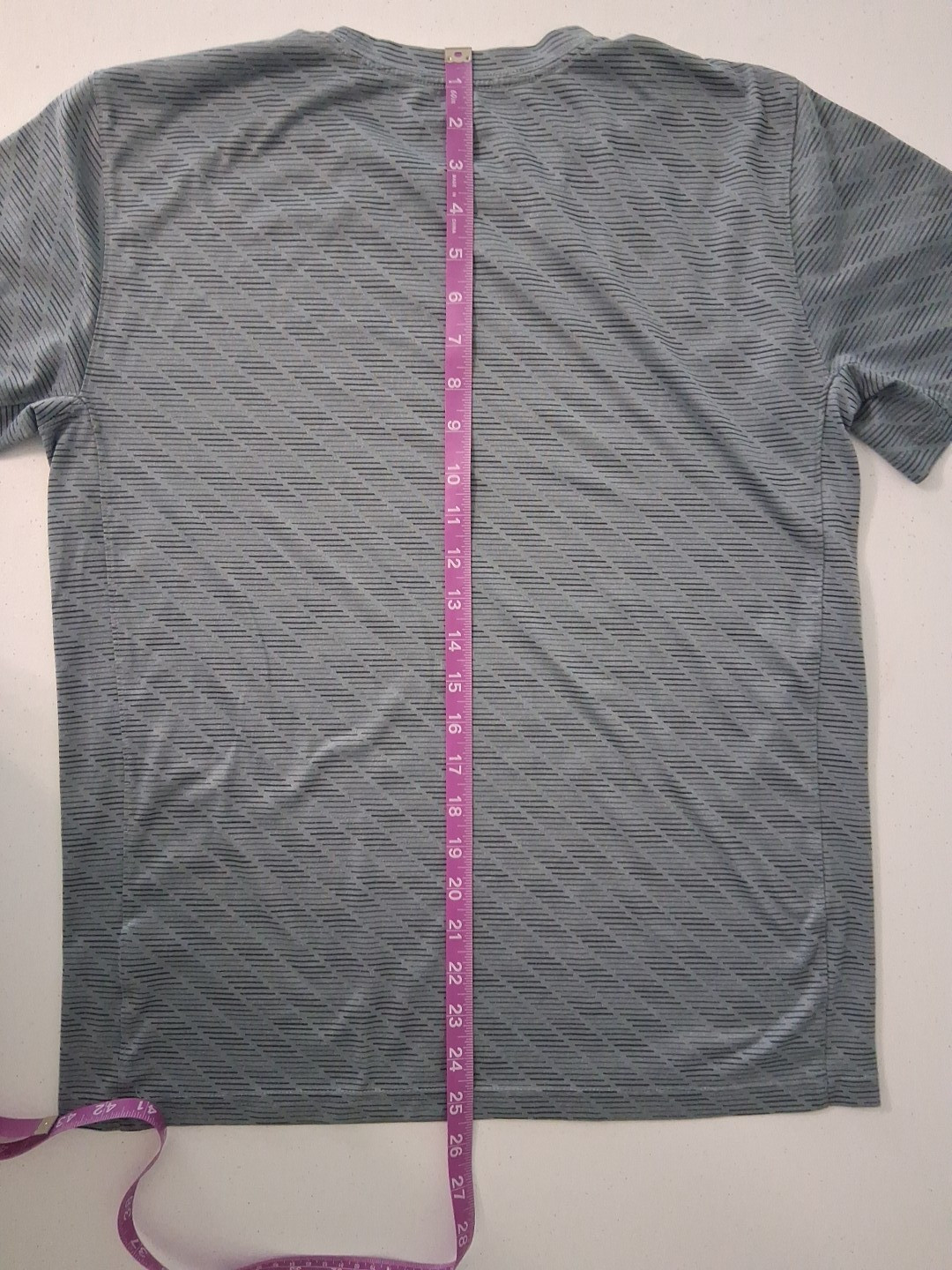 Nike Dri-Fit Gray Basic Unisex Geometric Casual T-shirt Size Medium