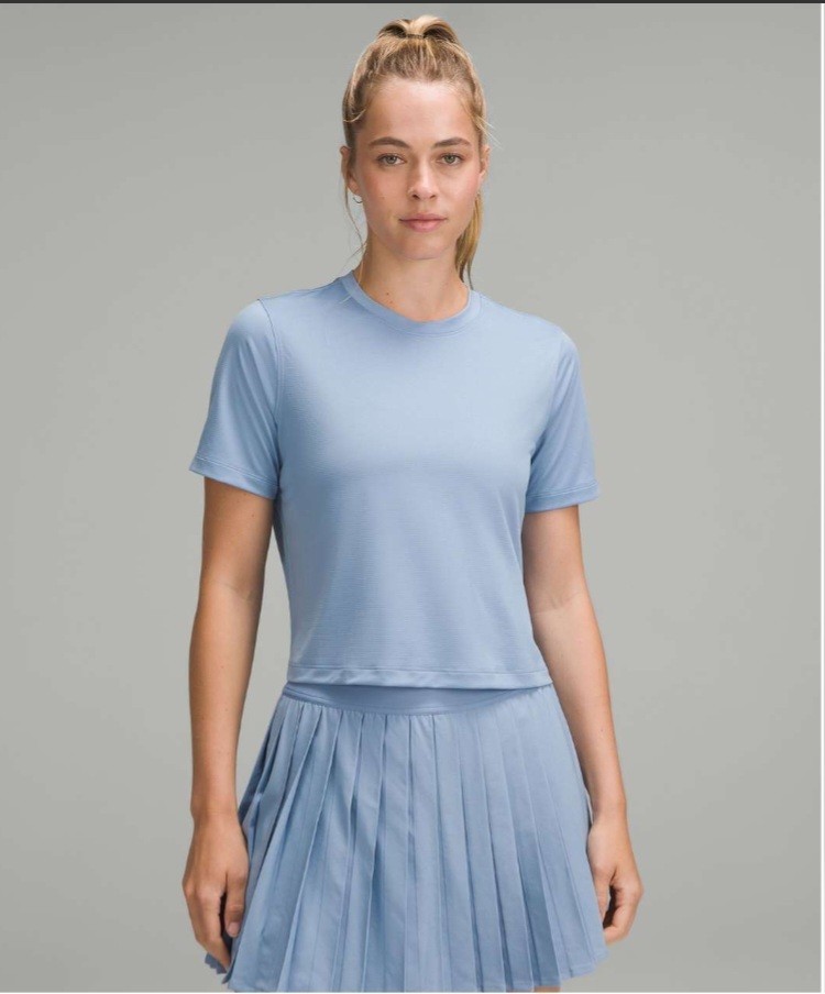 Lululemon Ultralight Waist-Length T-Shirt Blue Willow Size 6