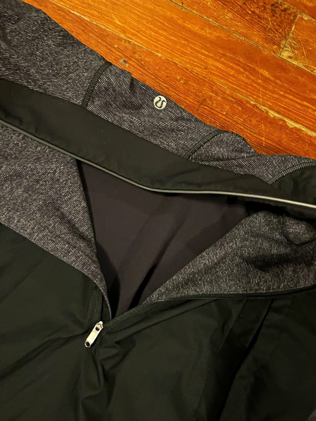 Lululemon Reversible 1/4 Zip Jacket Womens Gray Black Thumbholes Athletic yoga