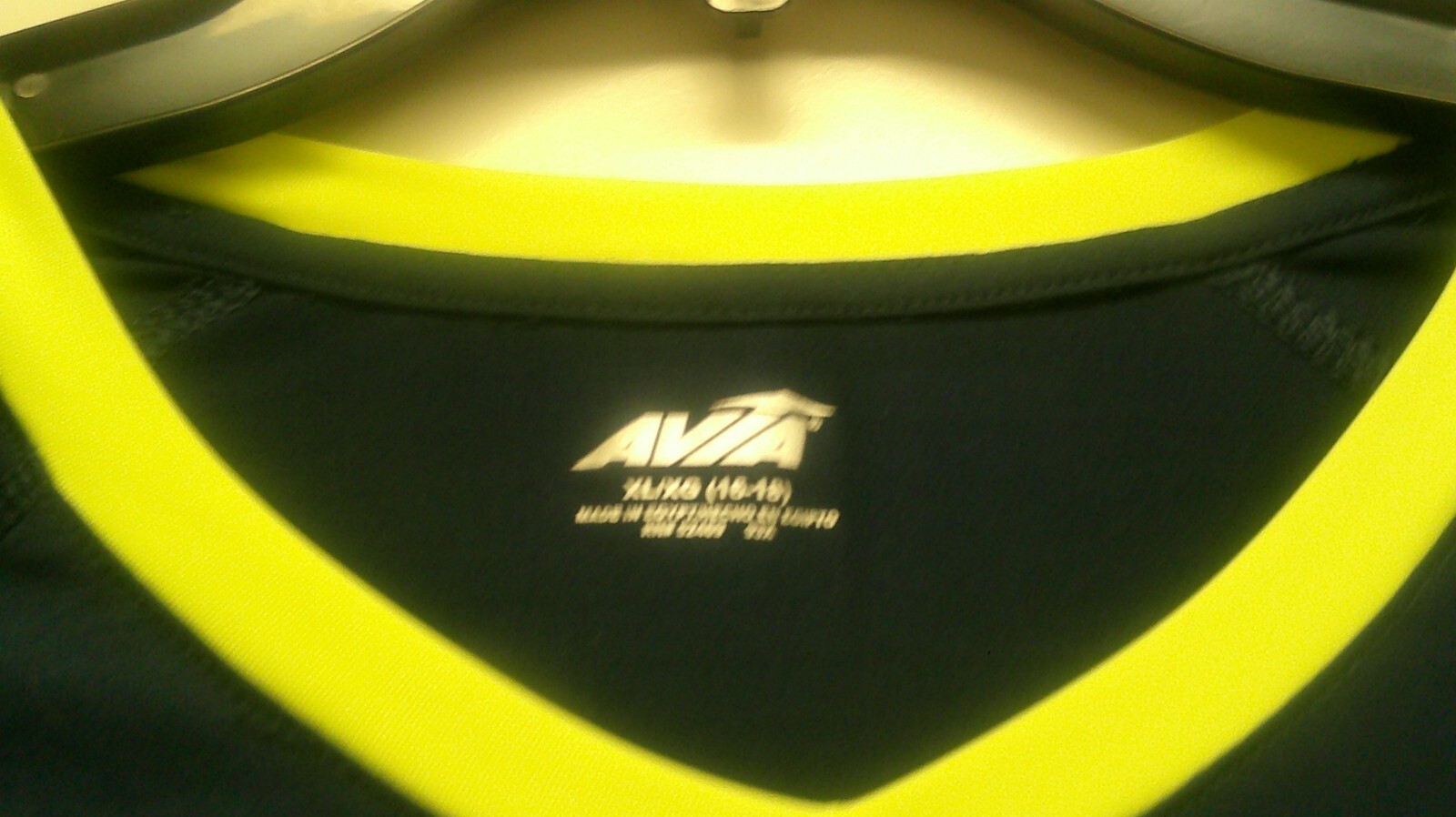 AVIA SZ XL , DARK BLUE ATHLETIC TOP LIGHTWEIGHT & COMFY!! RECYCLED POLYESTER