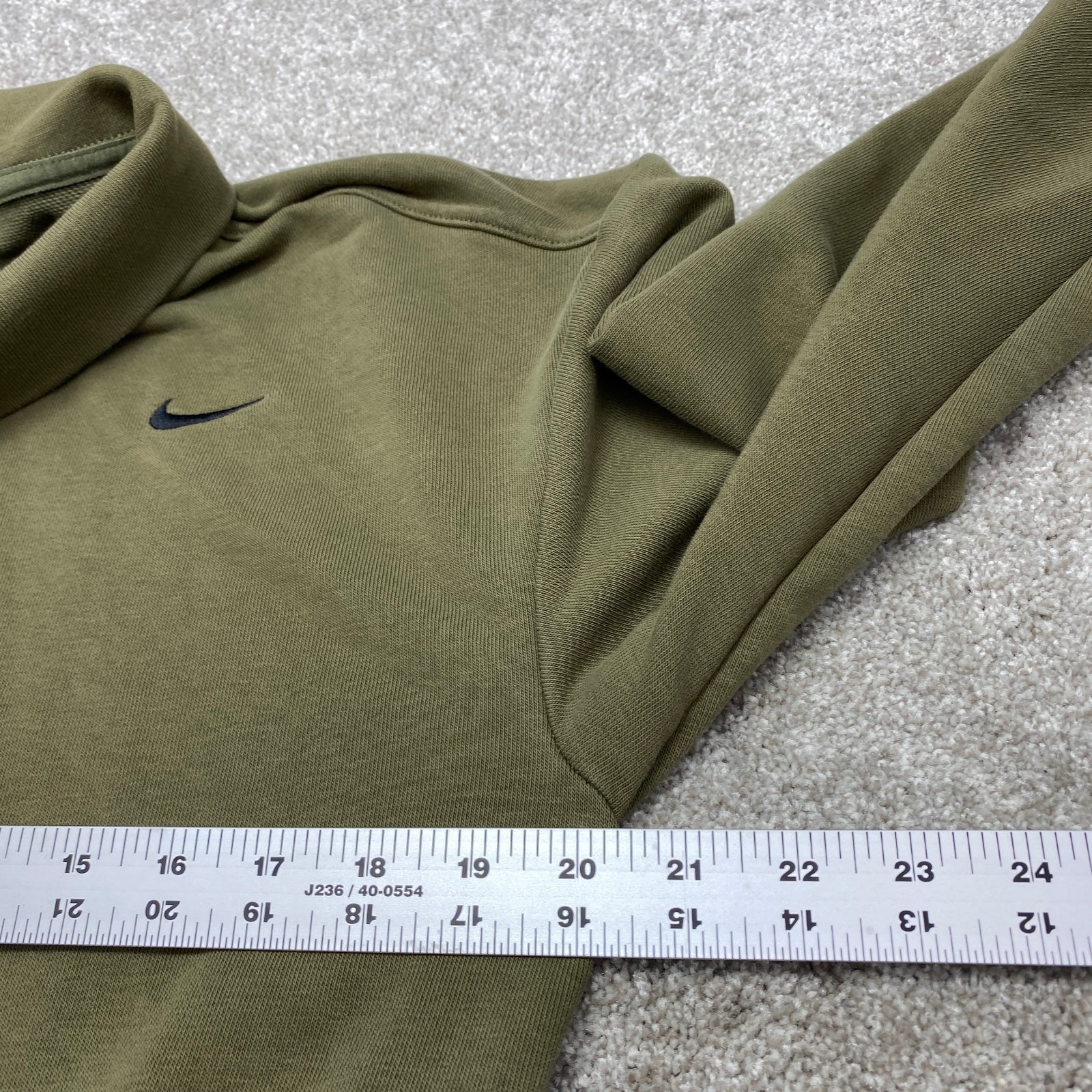 Nike Get Fit Pullover Training Top DD6140-222 Women’s Medium Green Dri-FIT 6854