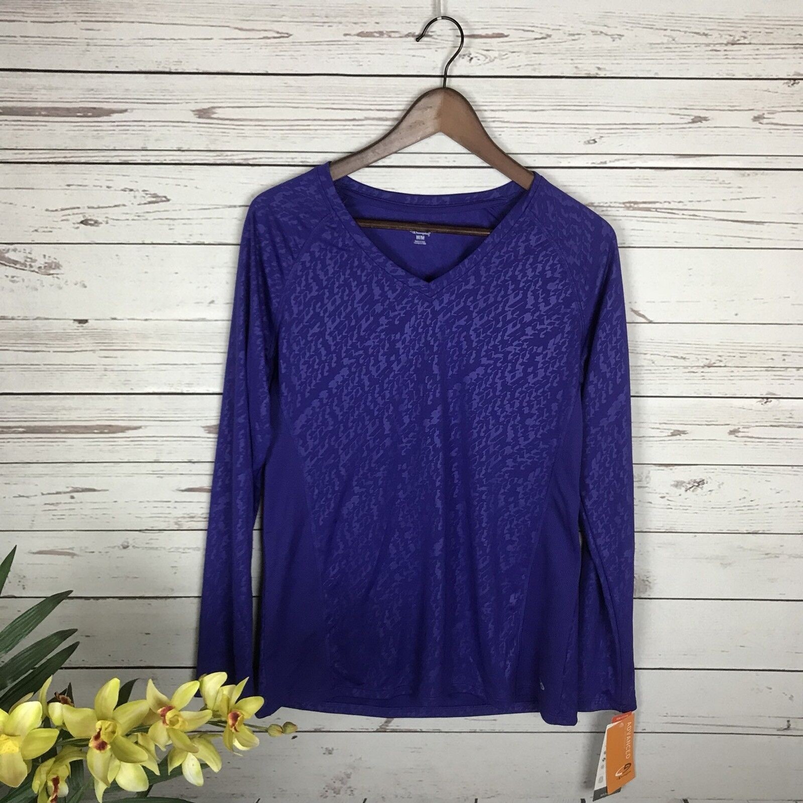NWT Champion Womens Semi-Fitted Purple Performance Long Sleeve V-Neck Top Medium