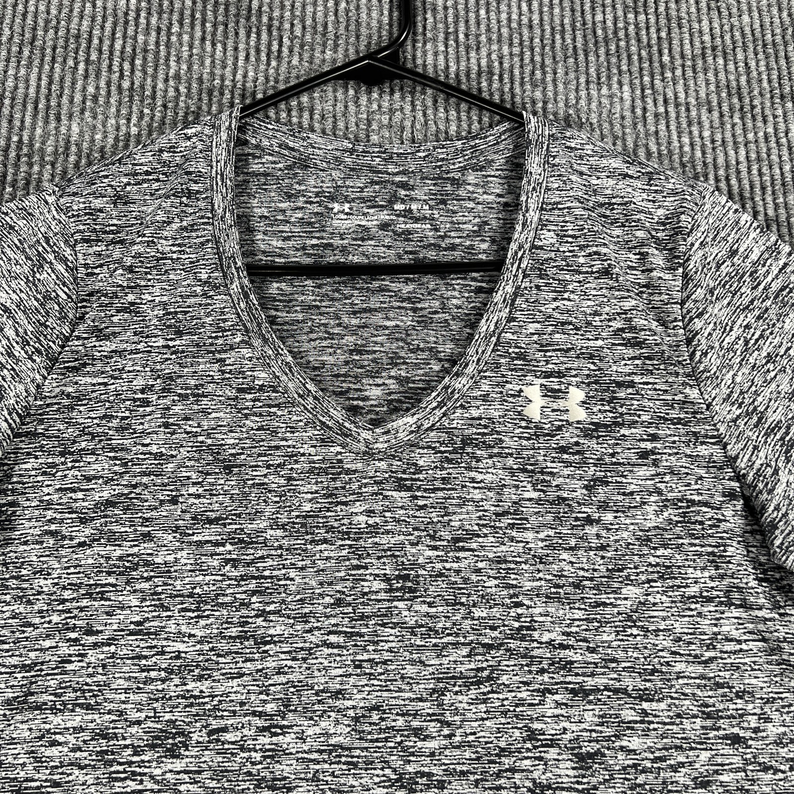 Under Armour Shirt Womens Medium Gray HeatGear Athletic Activewear Loose Fit Top