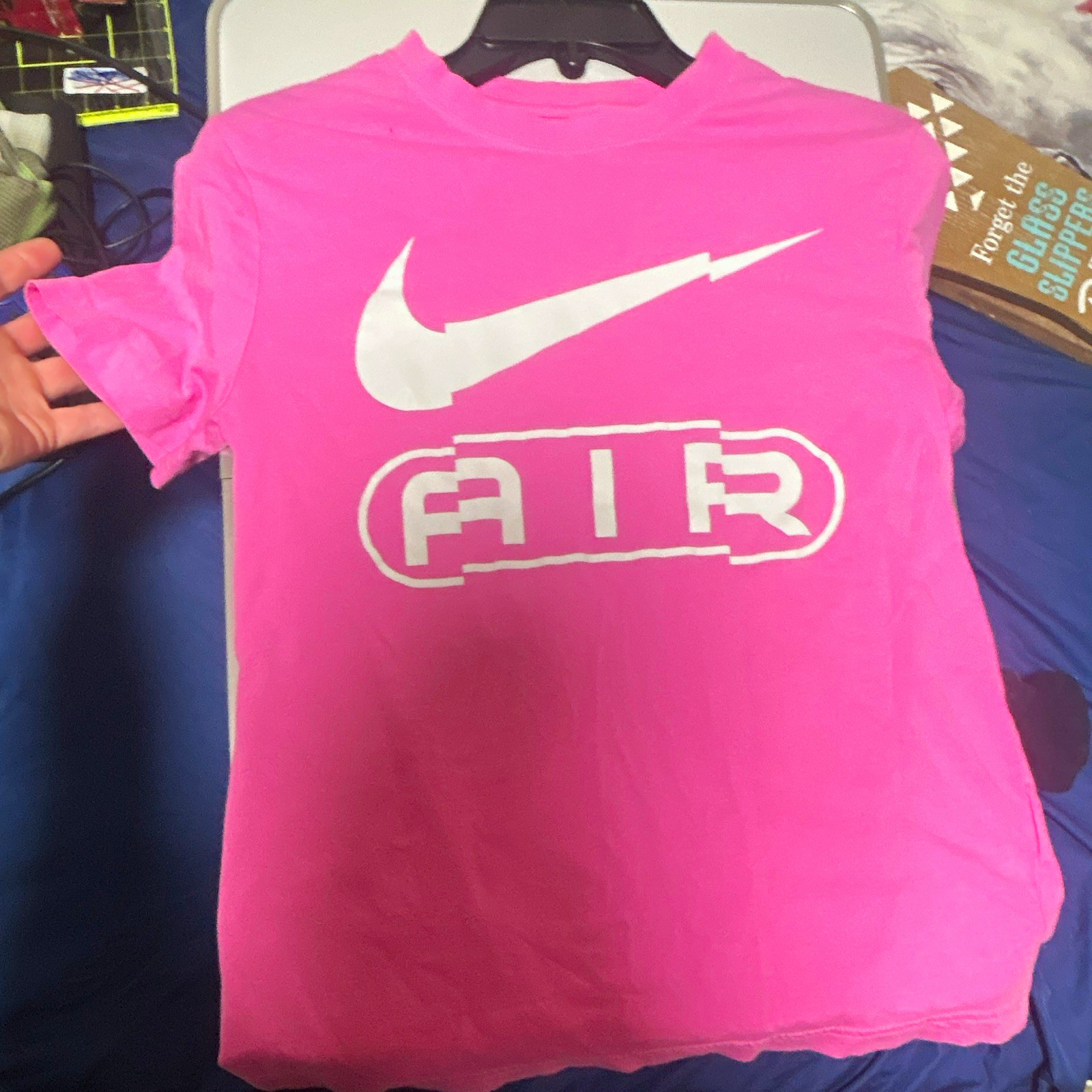 Nike The Nike Tee Air Womens L – Loose Fit Crewneck Pink Cotton Graphic Tee