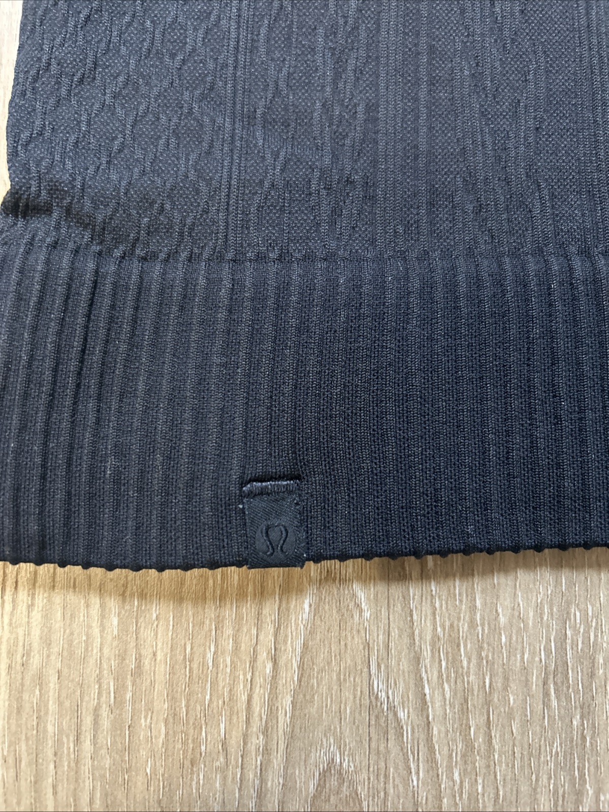 Lululemon Sz 6 Black Restless Diamond Cable-knit Pullover Thumbholes Long Sleeve