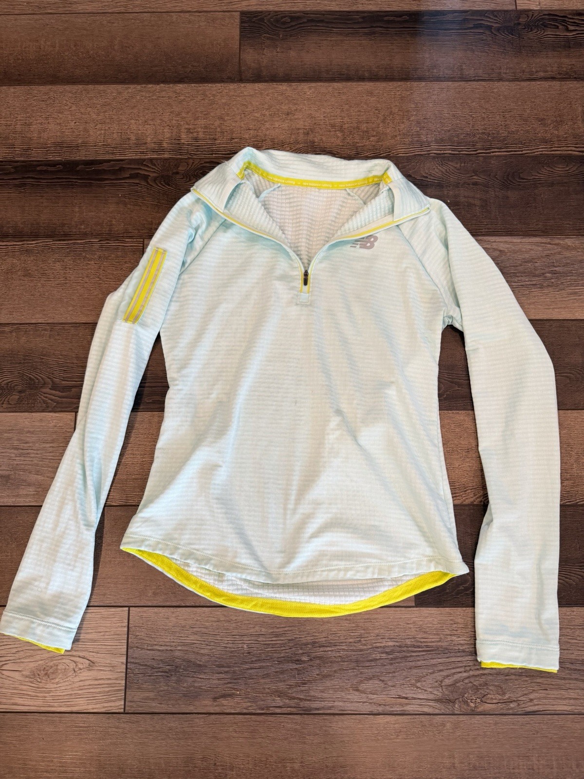 New Balance Heat Women’s S Light Blue/Yellow 1/4 Zip Mock Neck Running Top