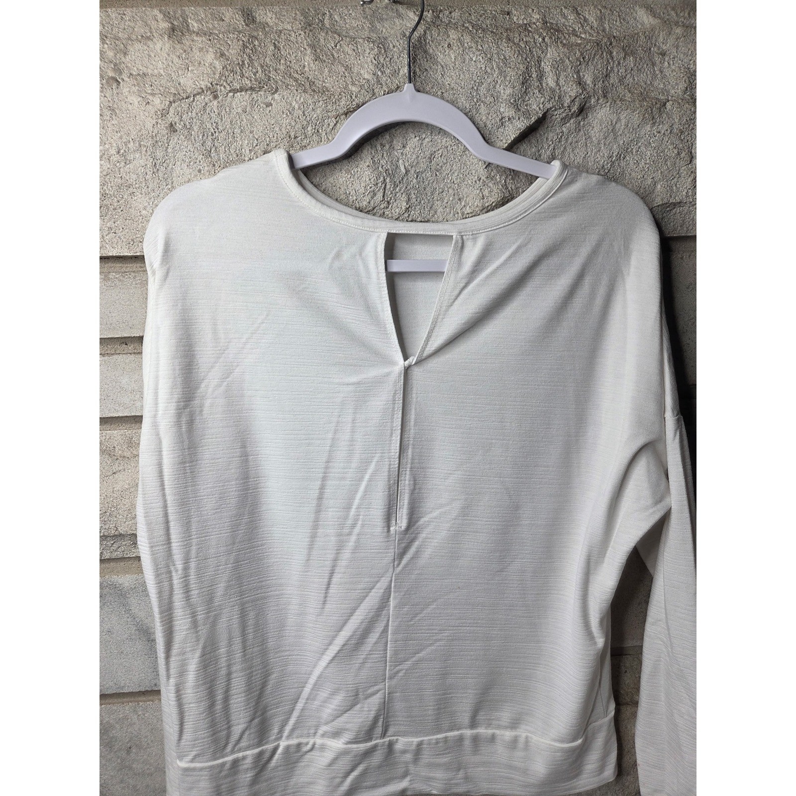 Kyodan Womens White Slub Long Sleeve Keyhole Back Athleisure Top Size S 0627