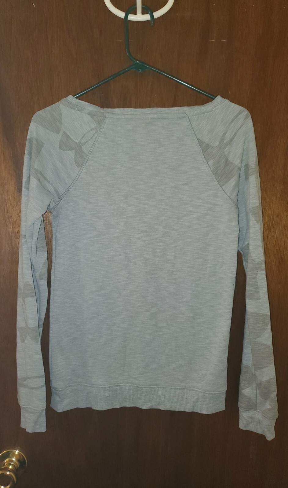 Under Armour All Season Gear Gray Pullover Top Sz Xs
