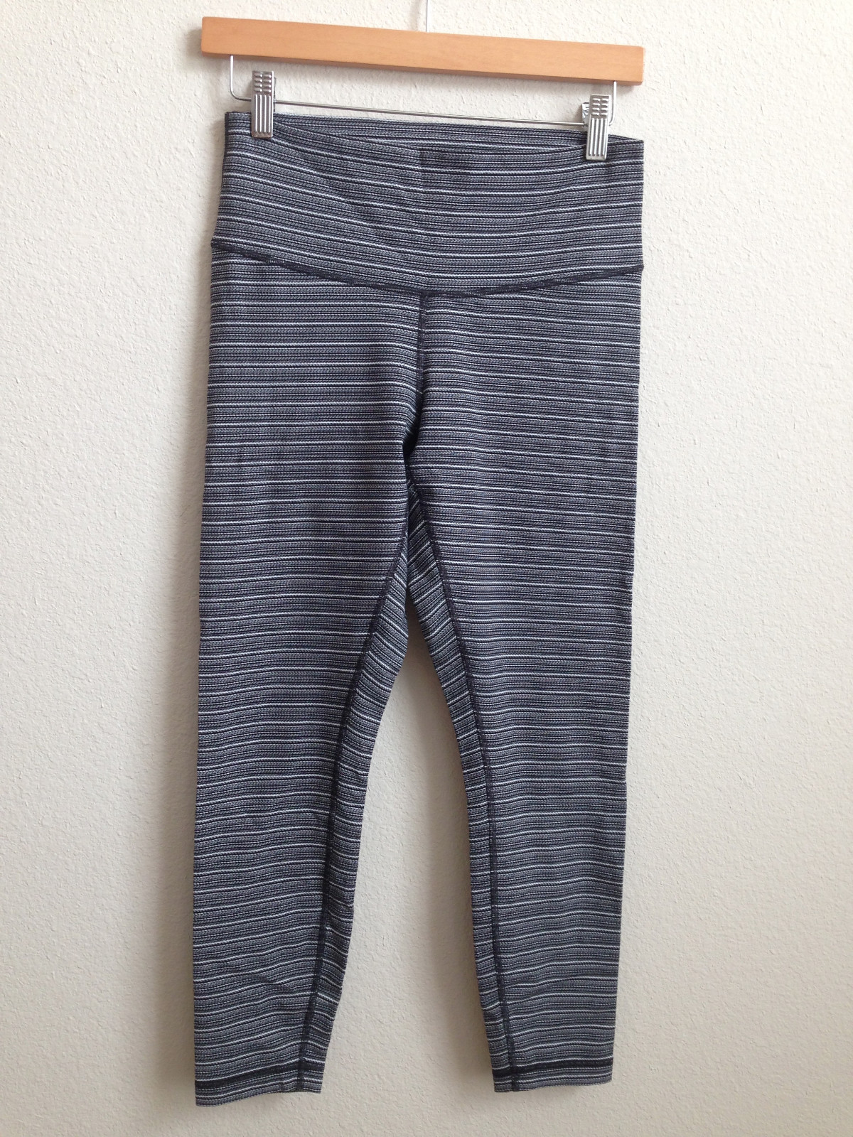 Lululemon Wunder Under Stripe High Times Crop Pants Size 8 Deep Coal Stripe