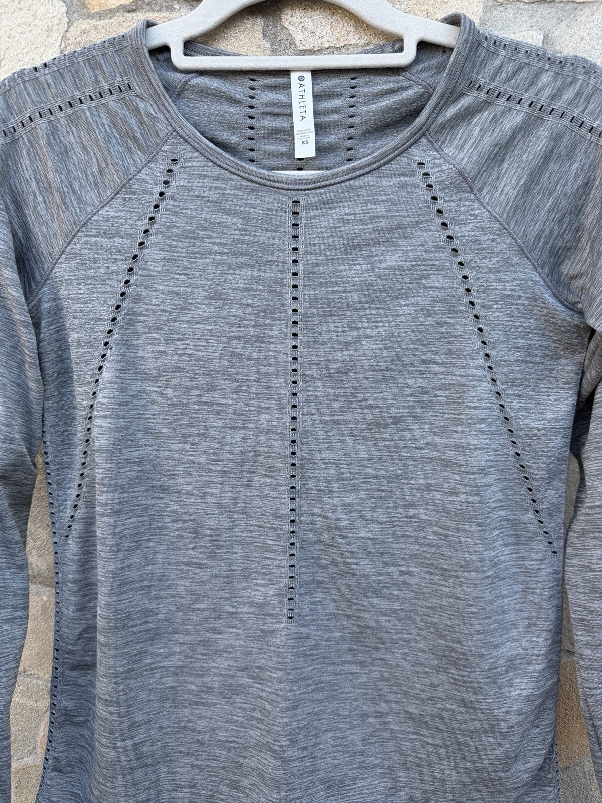 Athleta Long Sleeve Performance Top XS Gray Perforated Athletic Yoga Portugal (
