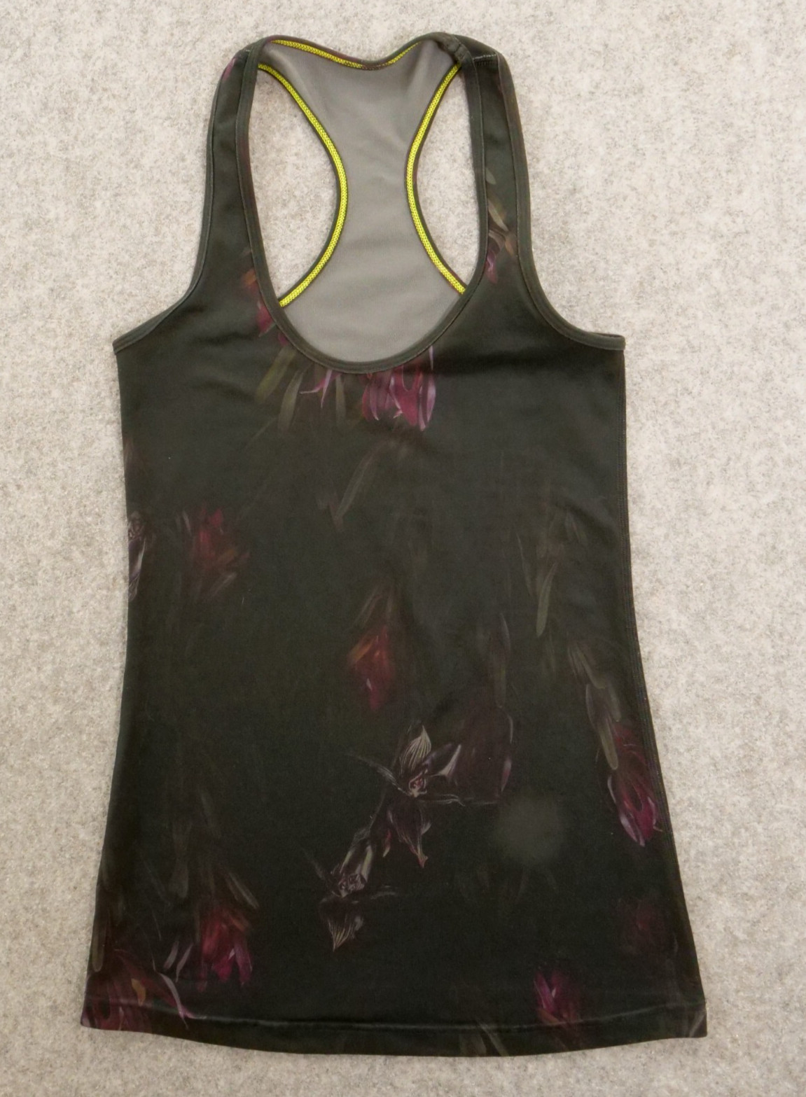 Lululemon Top Womens Small Black Floral Midnight Iris Cool Racerback Tank Logo