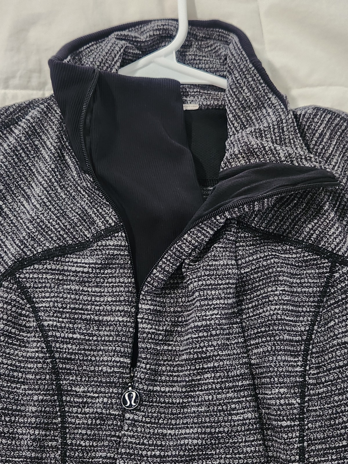 Lululemon Base Runner 1/2 Zip Heather Herringbone Black High Neck Womens Sz 4