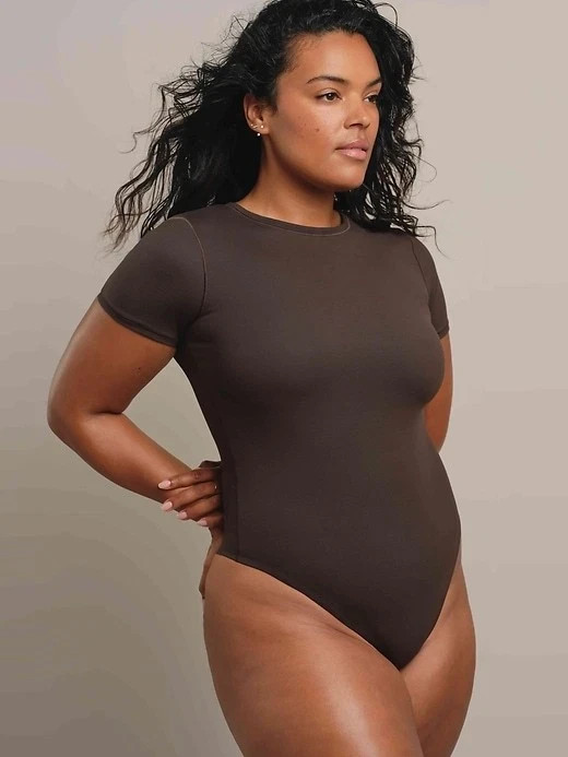 Athleta M MEDIUM Bodysuit Truffle Brown BodyMove Short Sleeve Crew Top Thong NWT