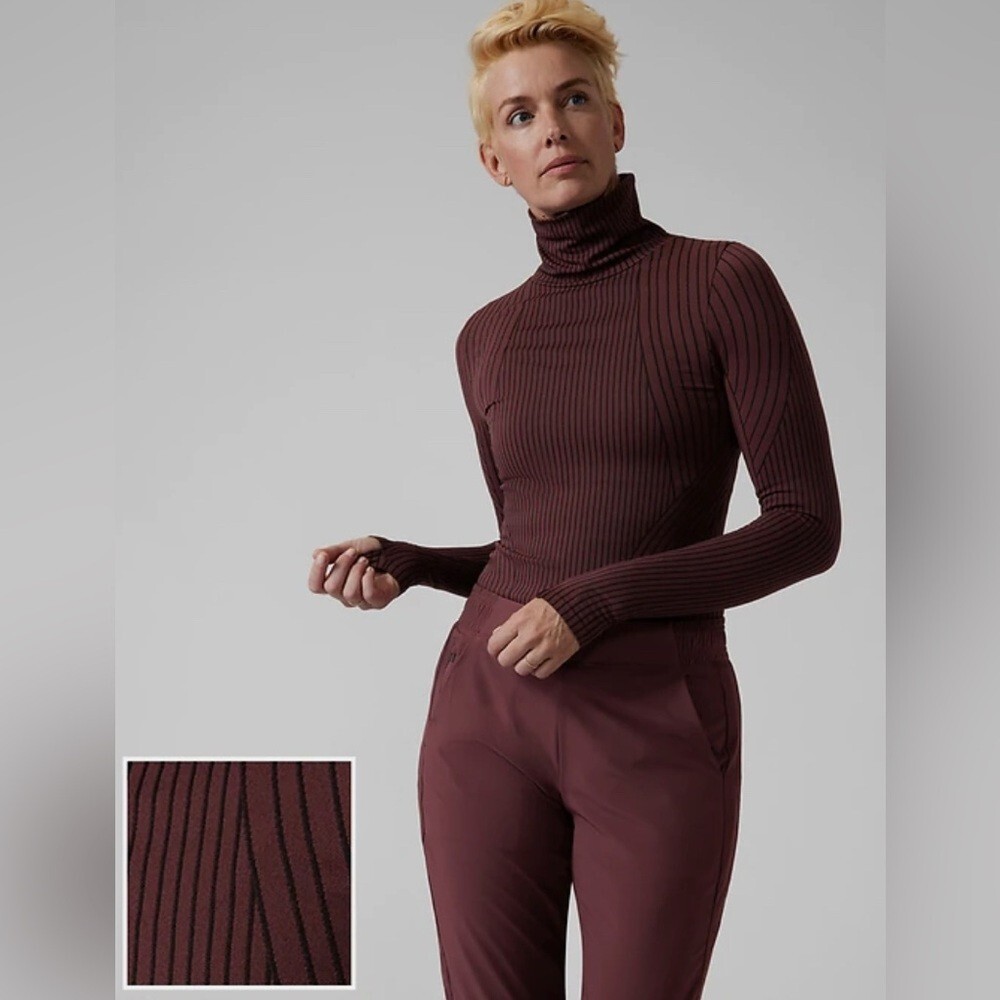 Athleta Flurry Endeavor Turtleneck Shirt Top XS Comfy Stretch Fitted Pullover