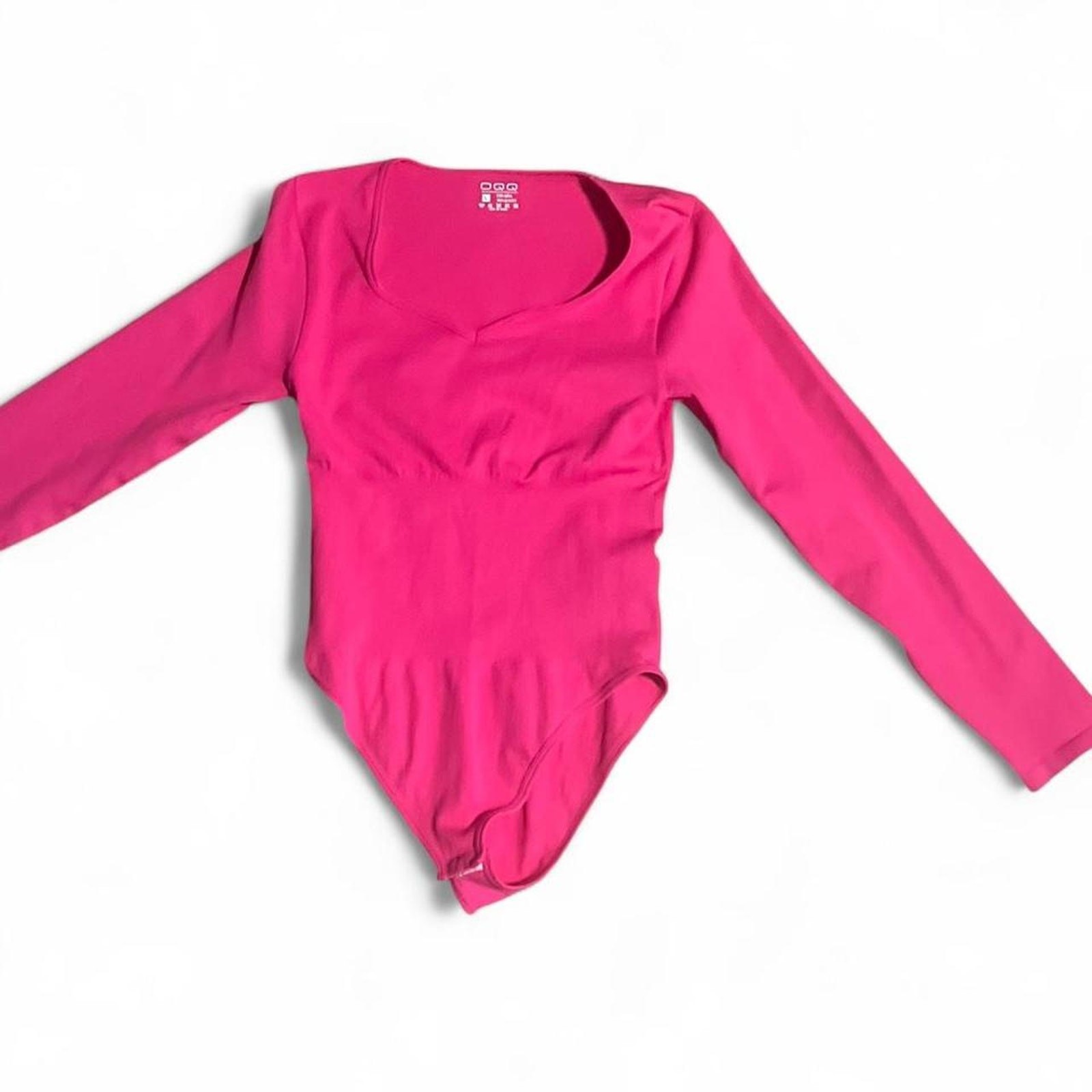 NWOT OQQ HOT PINK SWEETHEART NECK LONG SLEEVE BODYSUIT SIZE L