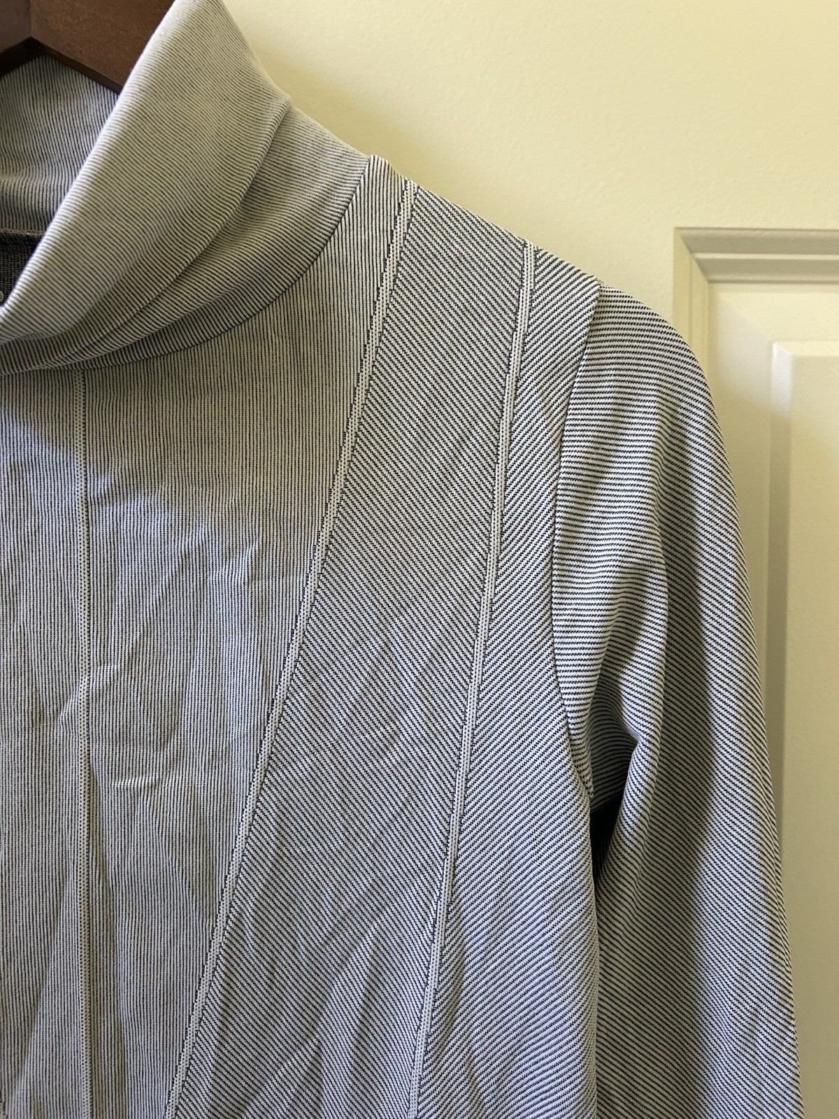 Athleta Striped Pullover Top Gray/Red Cowl Neck Long Sleeve M Stretch Knit