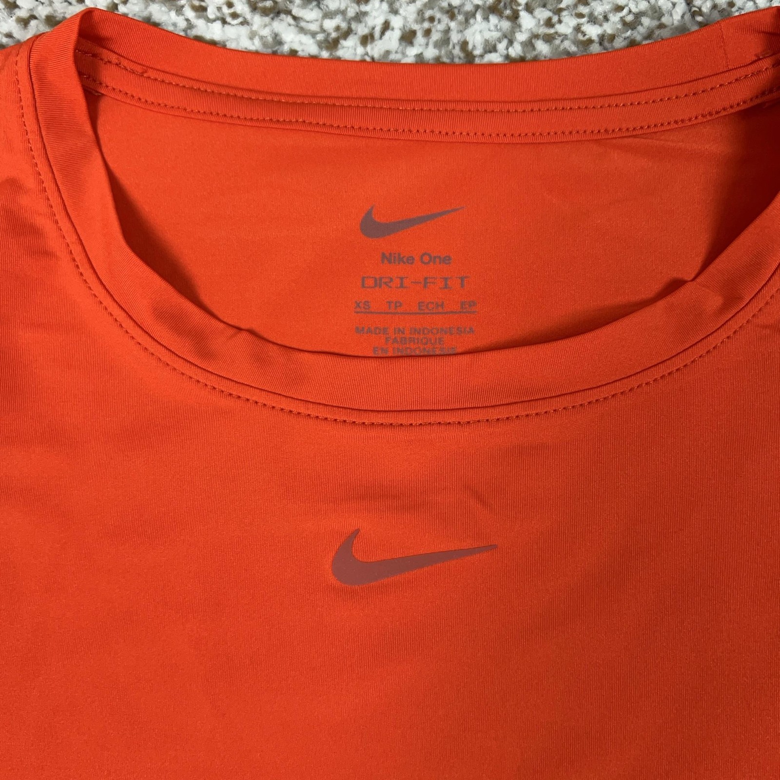 Nike Shirt Womens XS Orange Dri FIT Short Sleeve Nike One Running Gym Workout