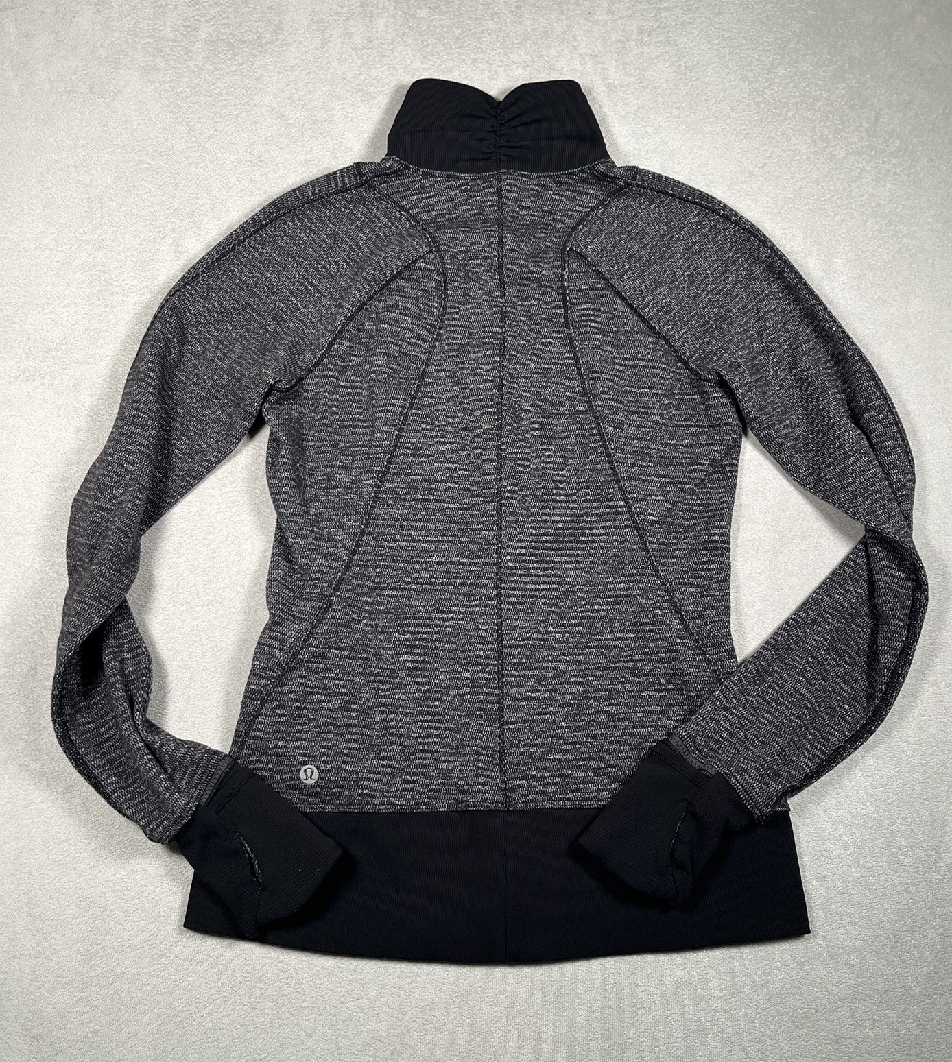 Lululemon Runderful 1/2 Half Zip Pullover Womens Size 6 Reflective Thumbholes