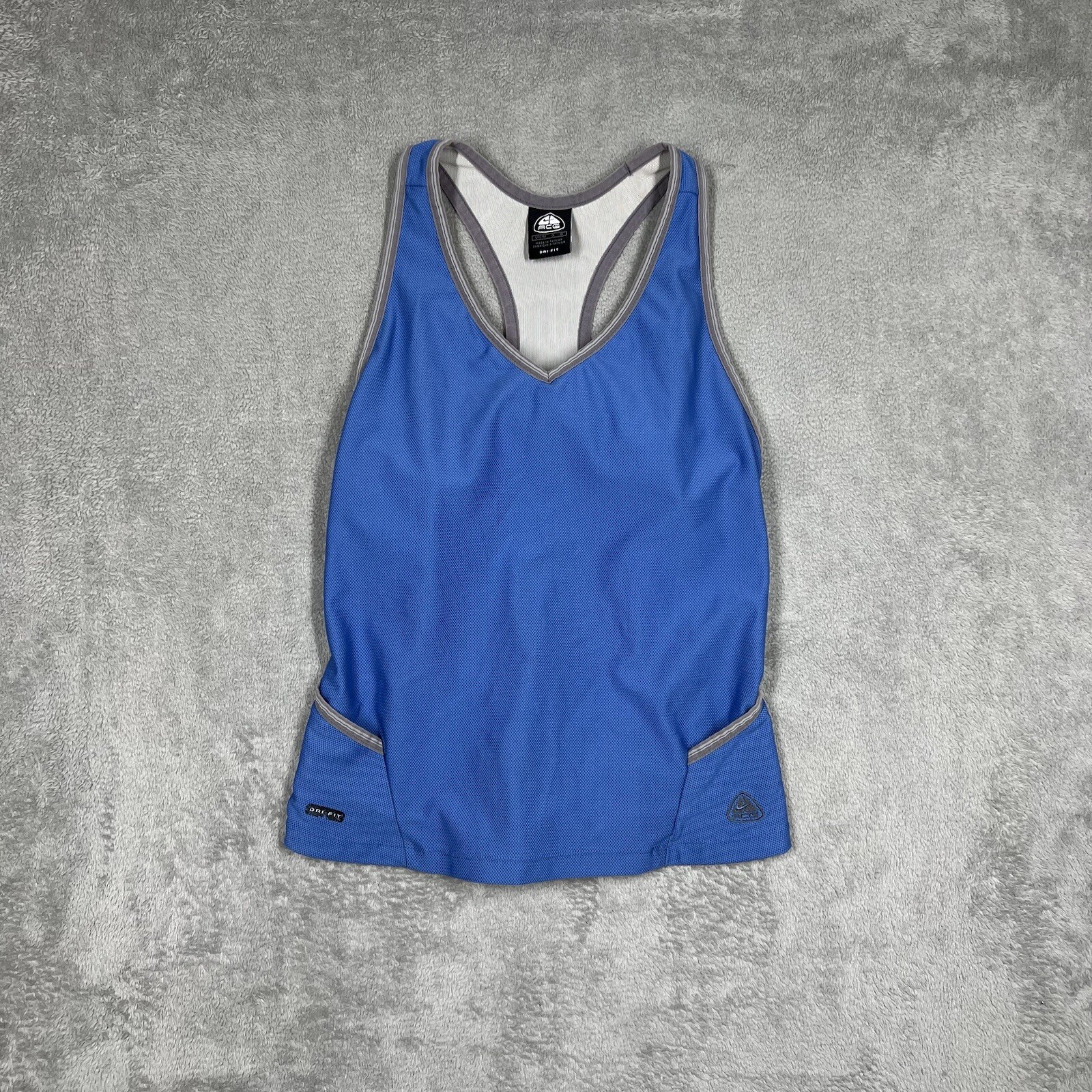 Nike ACG Ladies Size Large Racerback Tank Top Side Pocket Shelf Bra Stretch Blue