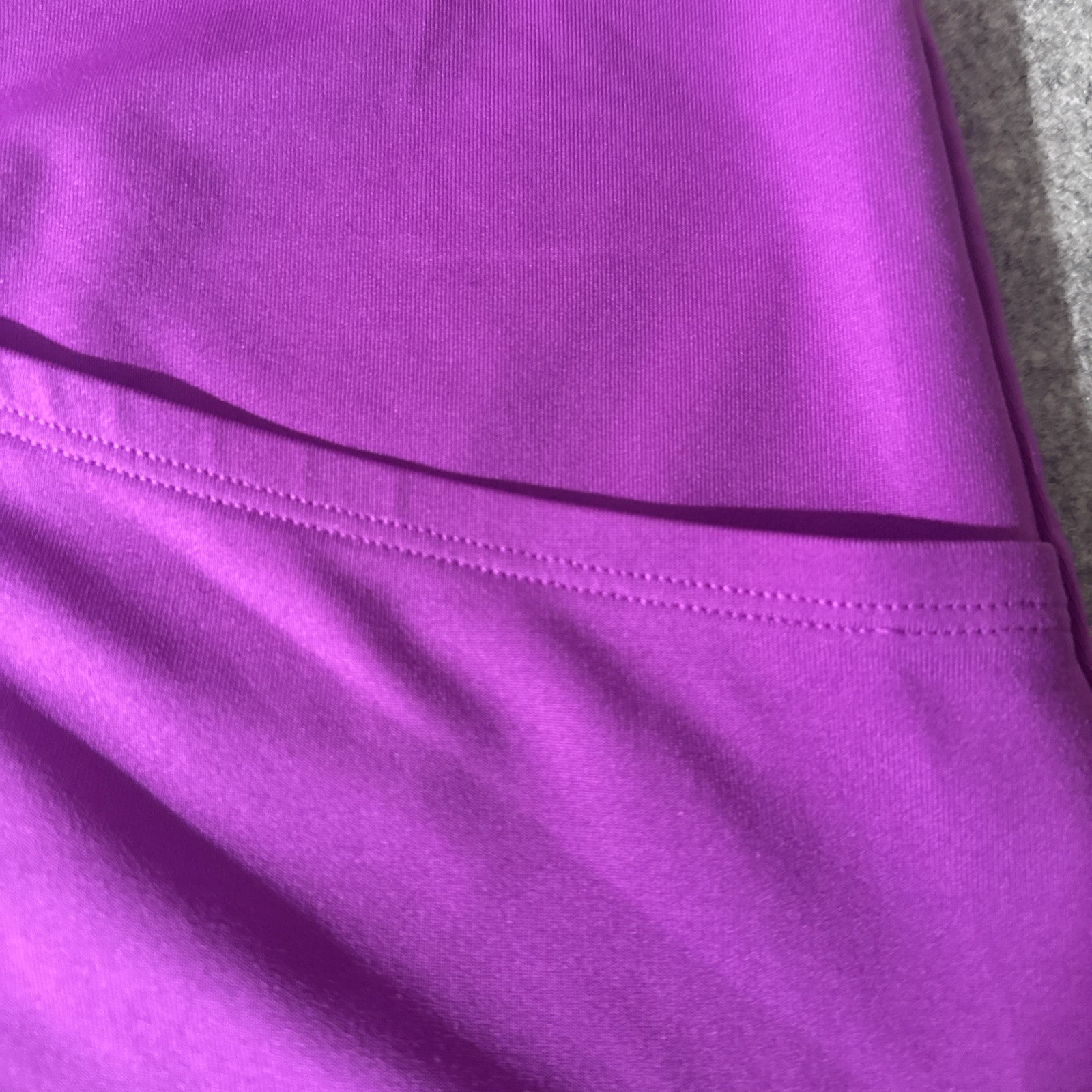 Athleta Active Athletic Tank Top Size MT Purple Pockets Compression Built in Bra