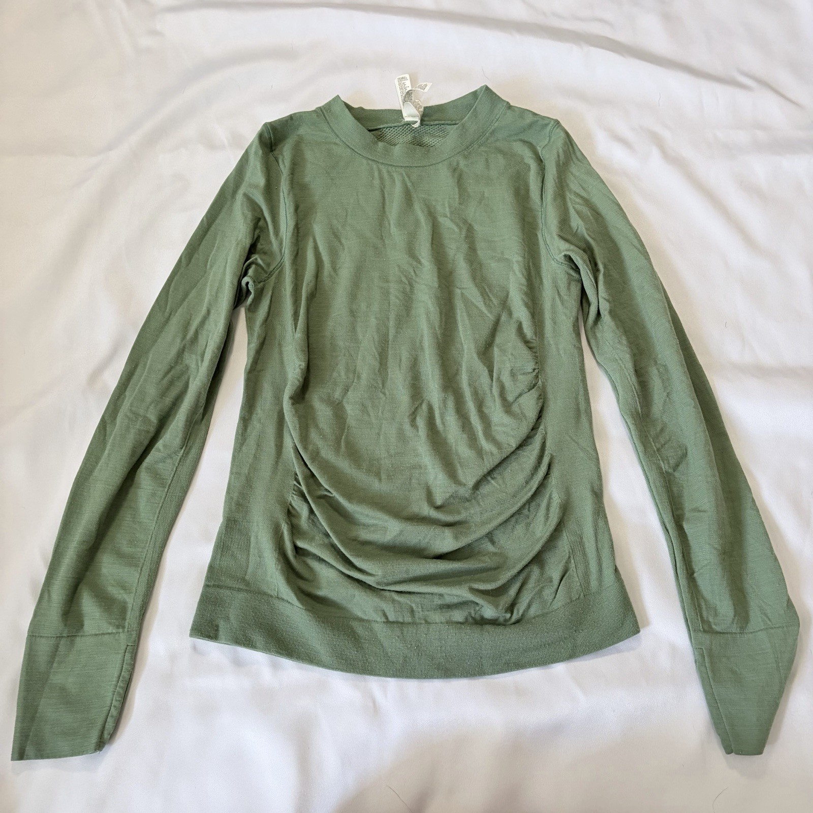 Athleta Top Women Medium Green Momentum Seamless Long Sleeve Rouched Athletic