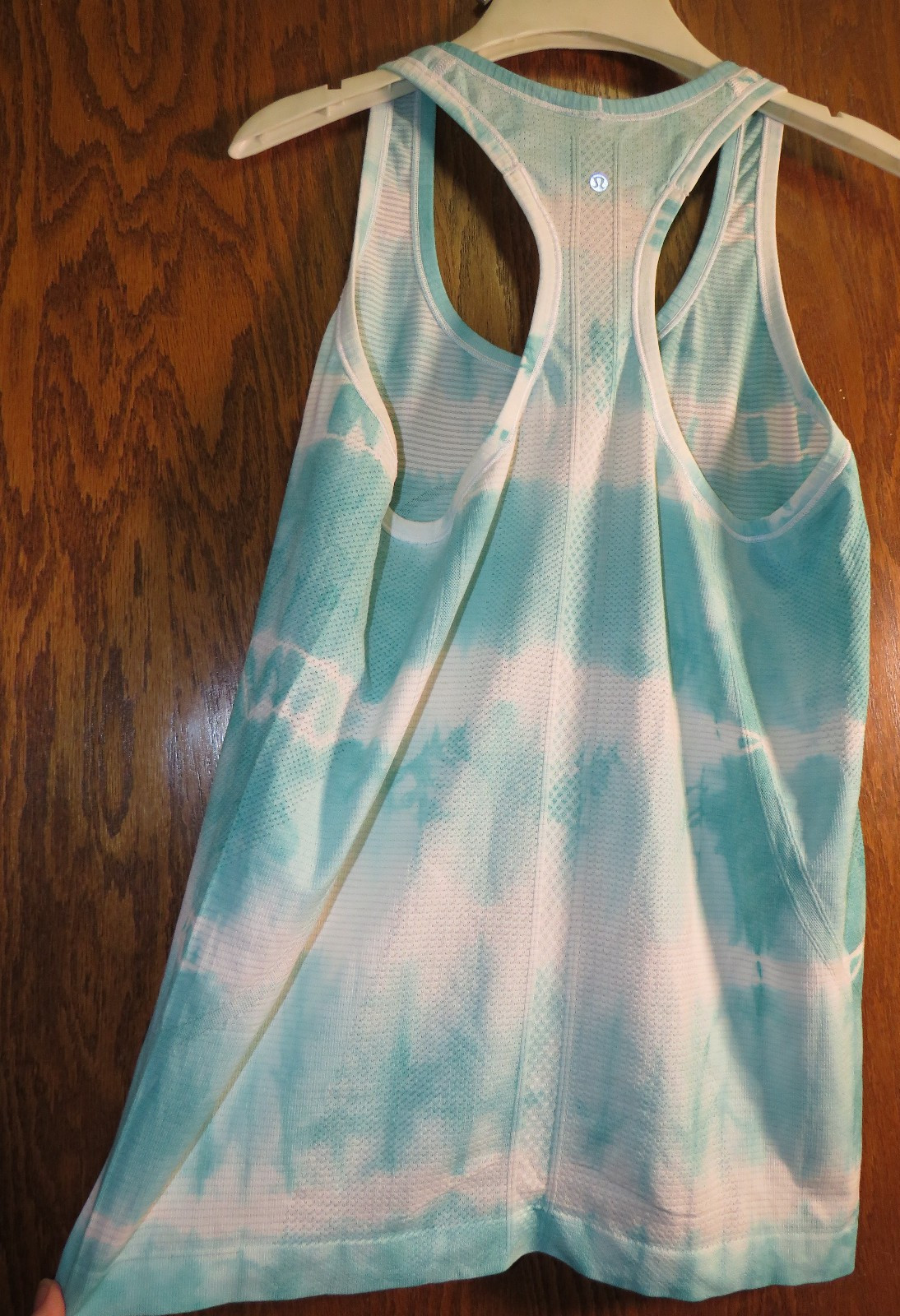 Lululemon 10 Run Swiftly Tech Racerback Tank Heathered Tranquil Blue Tie Dye EUC
