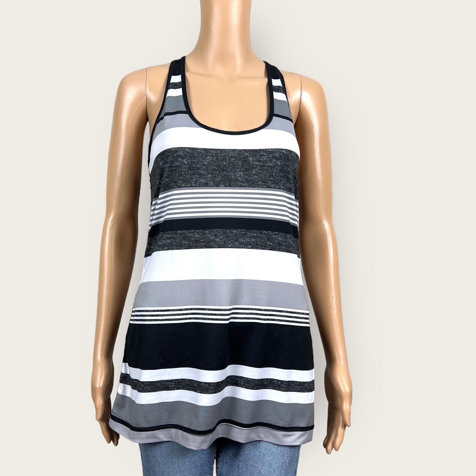 Xersion Gray Black White Racerback Scoop Neck Tank Top Shirt MEDIUM Semi Fitted