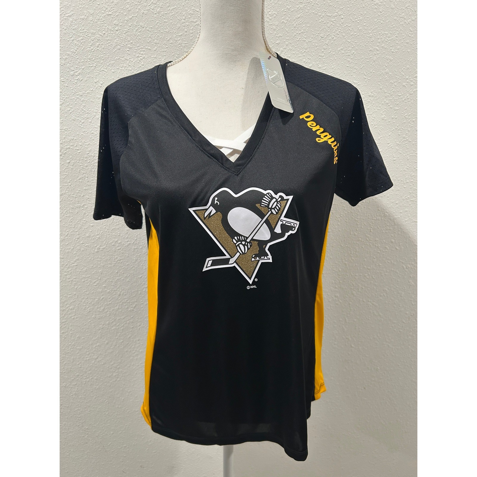 NHL Pittsburgh Penguins Womens Black Gold Lace Up V-Neck Jersey Shirt Medium NEW