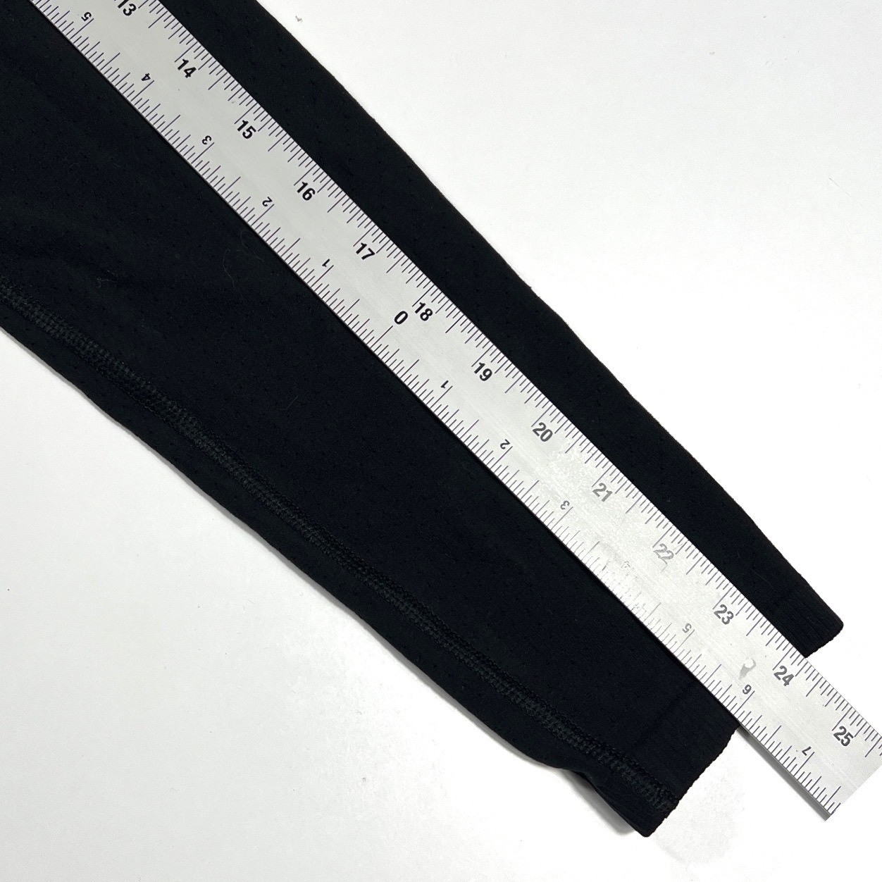 Athleta In Motion Seamless Top Medium Black Long Sleeve Workout Training Gym EUC