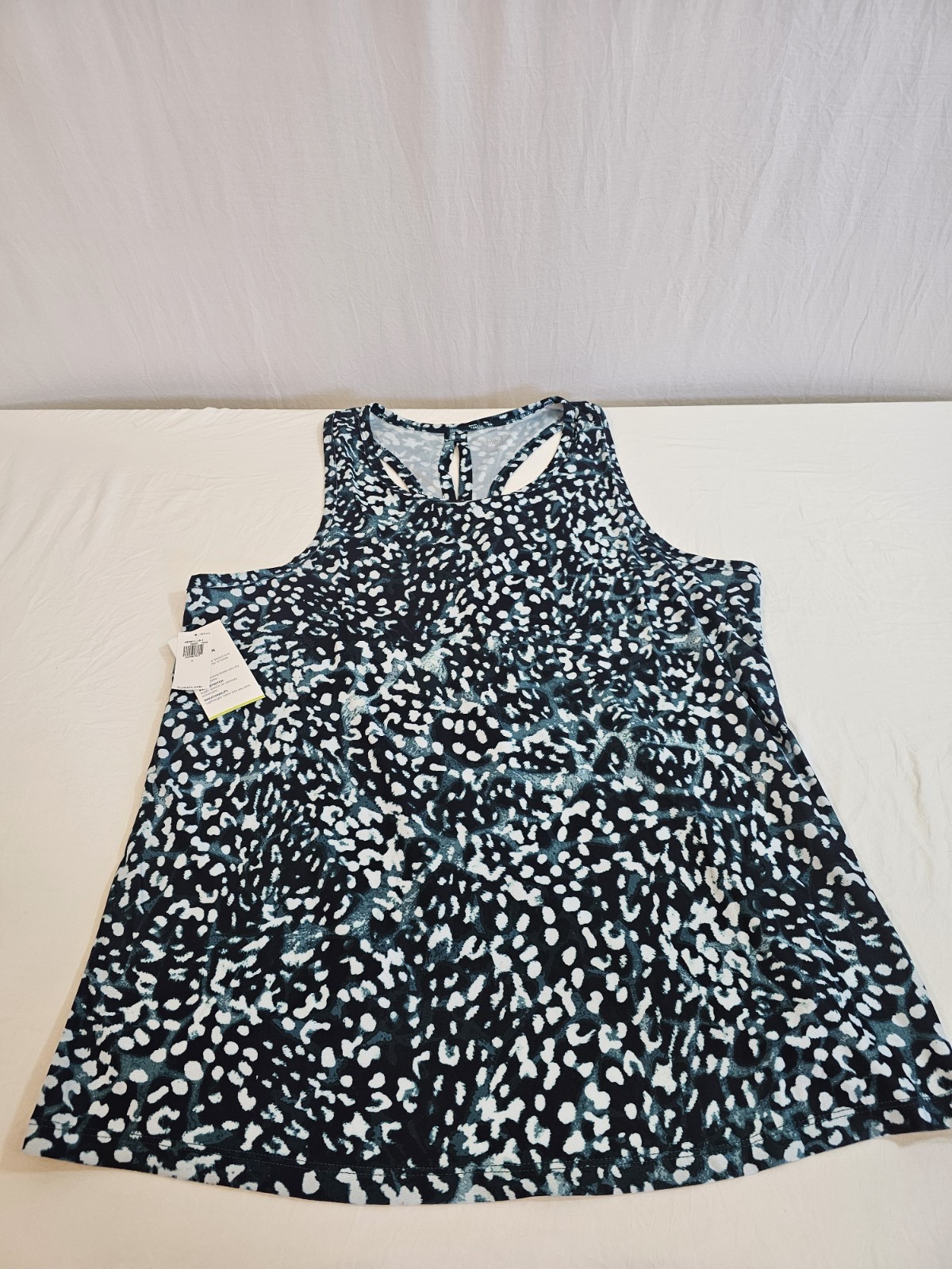 NWT Old Navy Active Women’s Large Sleeveless Racerback Syle With Slit Open Back