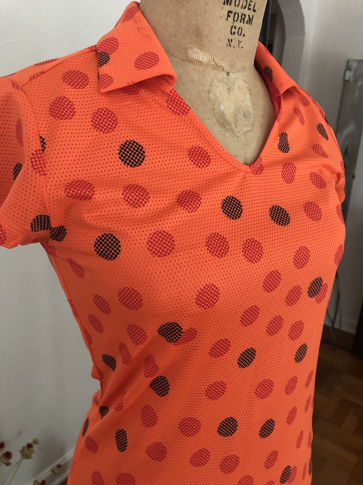 NIKE Golf Tour Performance DRI-FIT Orange Large Pixel Polka Dot S/S Top XS NWT