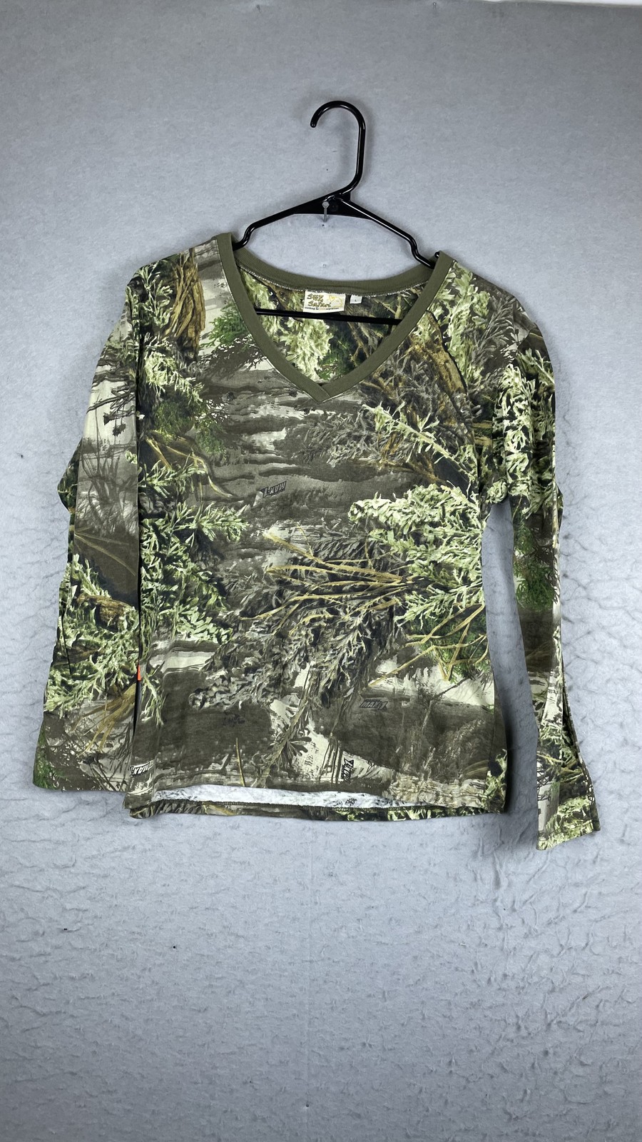 SHE Safari Shirt Womens Large Green Camo Long Sleeve V Neck Hunting Top Outdoor