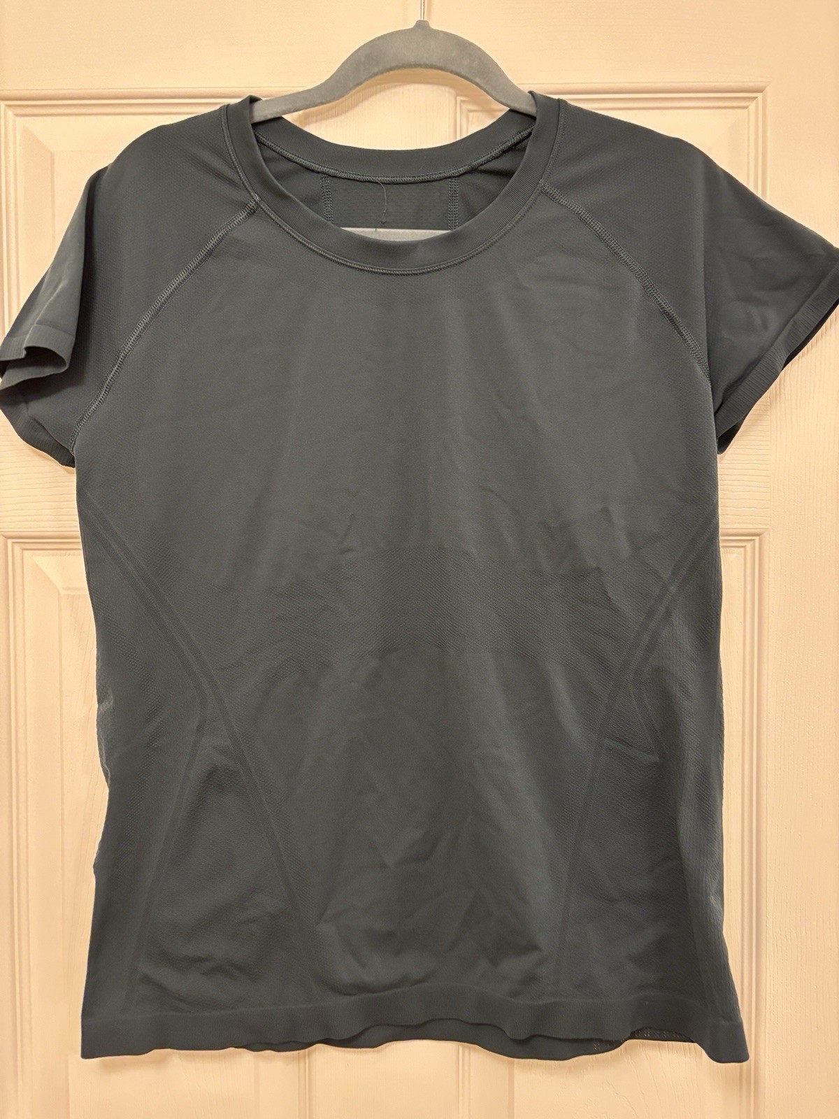 Athleta momentum seamless top size L dark green EUC yoga running walking gym