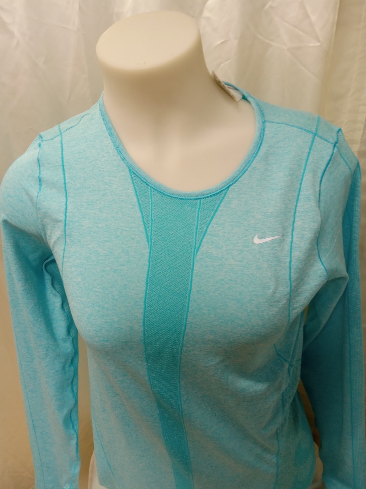 Nike Dri Fit Athletic Shirt Women’s Top Blue Med Thumb Holes