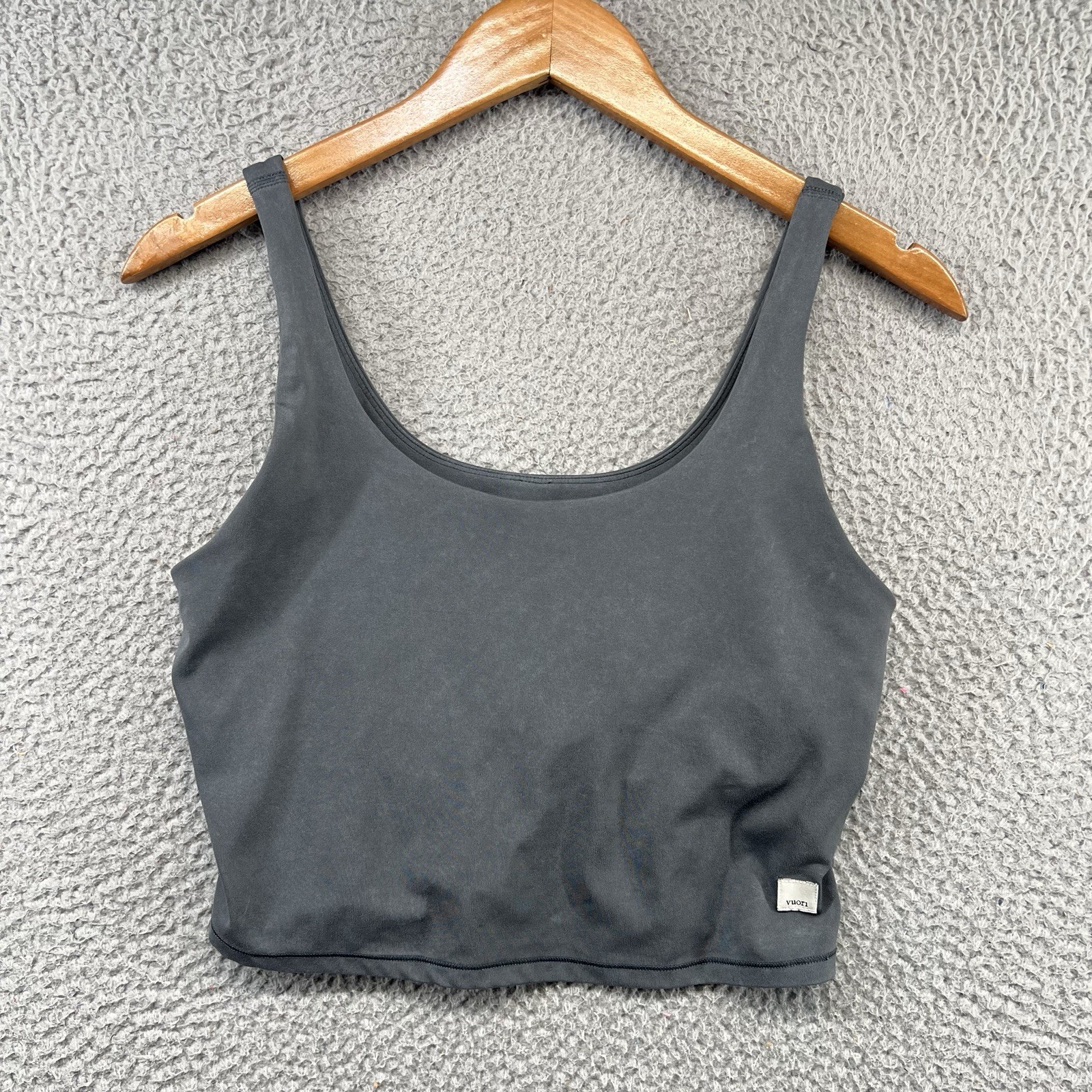 Vuori Daily Crop Tank Womens Medium Grey Strap Lightweight Yoga Gym Sports