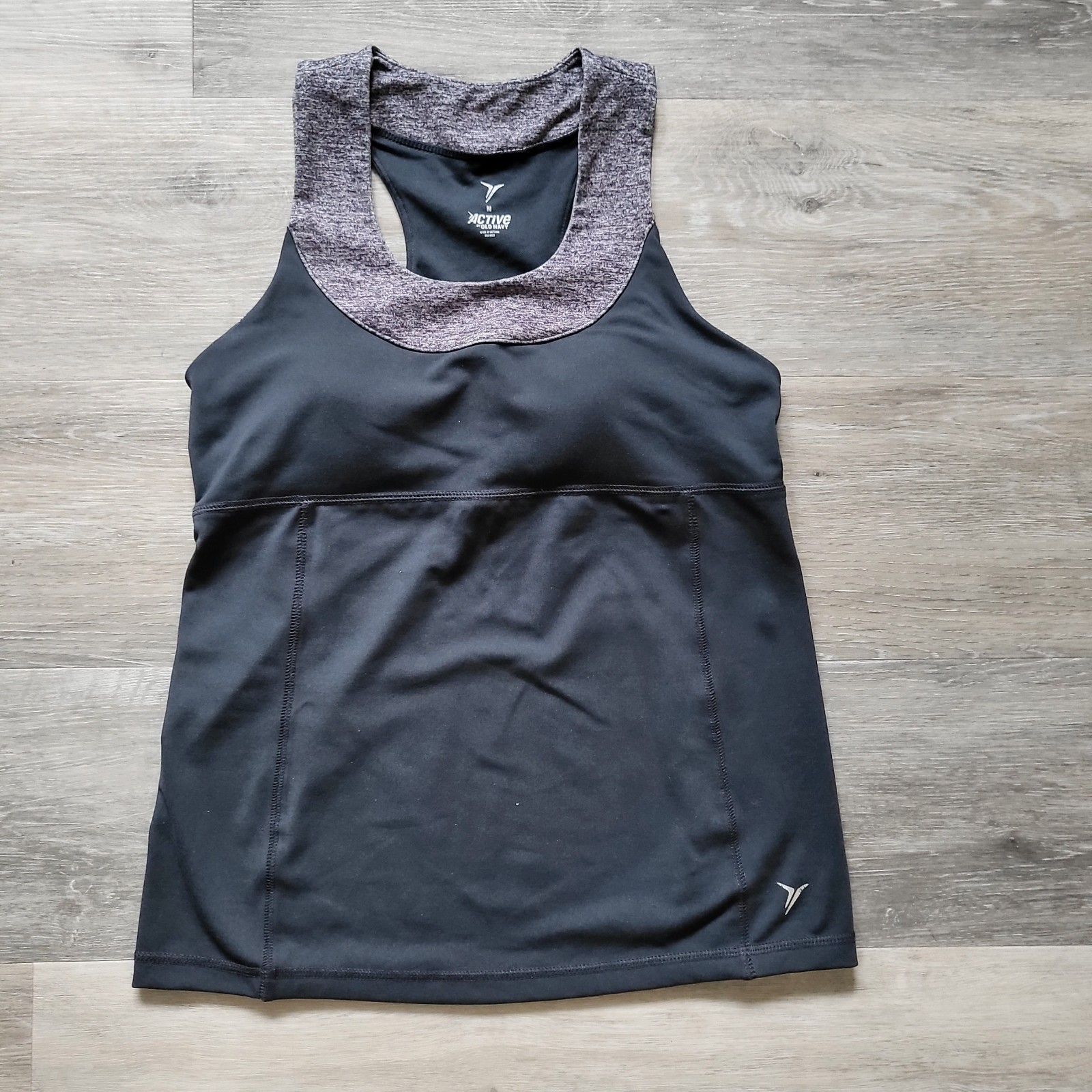 Women’s OLD NAVY Active Sz Medium Semi Fitted Gray Racerback Tank Top Yoga Shirt