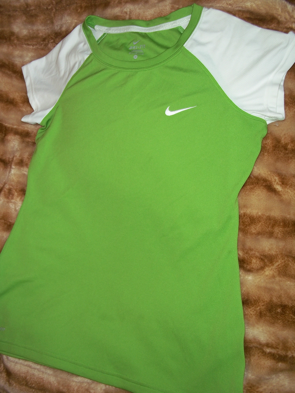 Womens Nike Fit-Dry Green Running Jogging Sports Walking Shirt M Medium