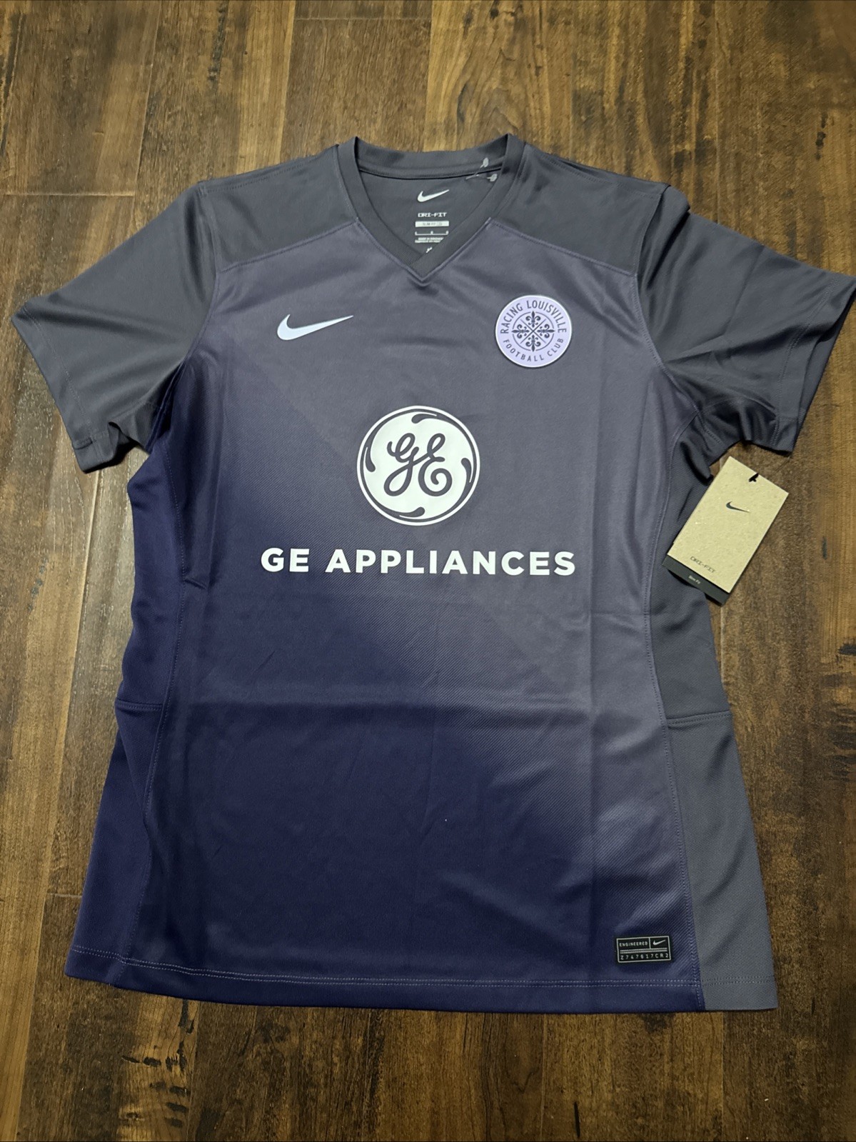 NWT Nike Racing Louisville Replica Soccer V-Neck Jersey Women’s Size Large. A9